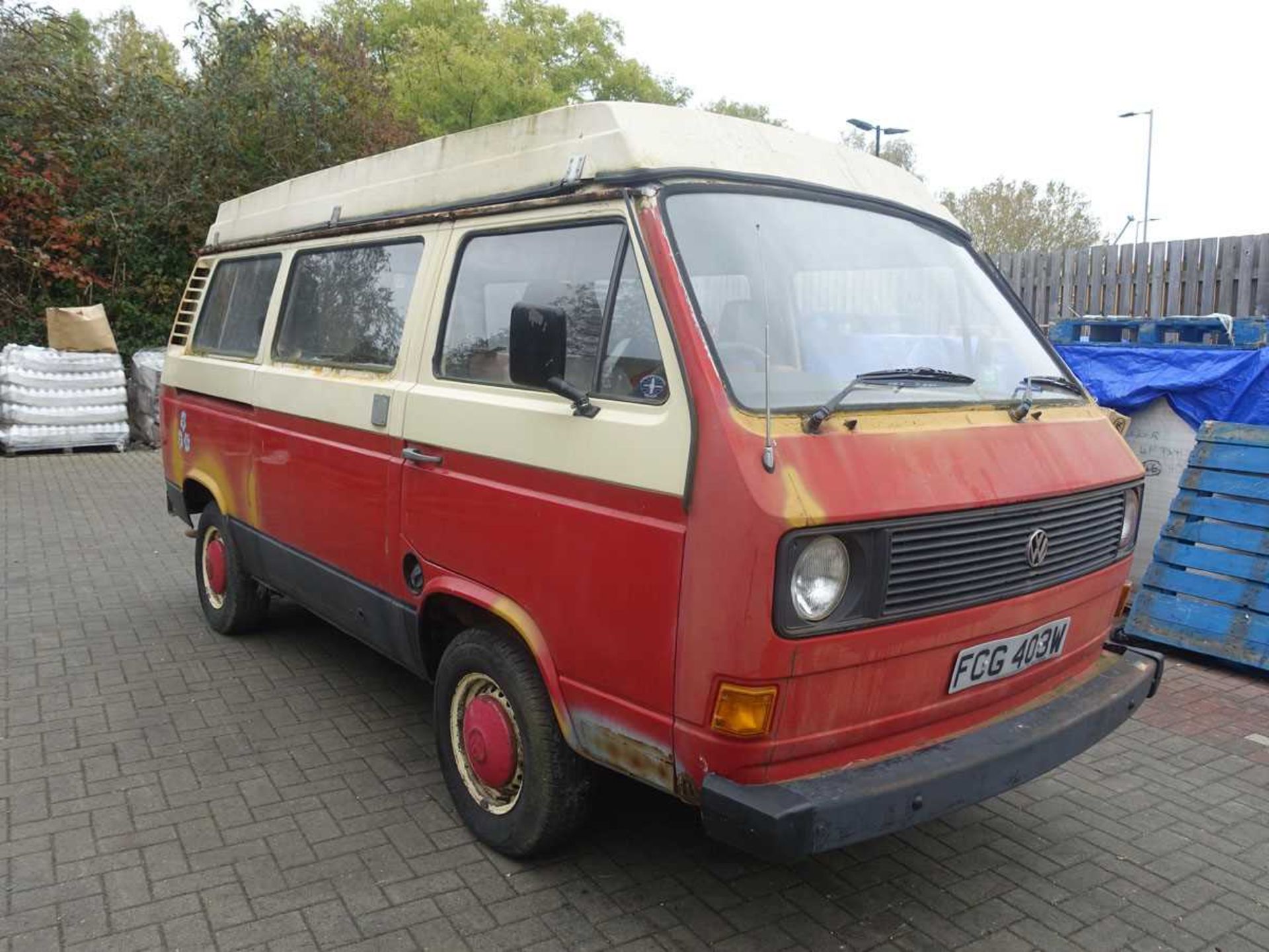 (FCG 403W) Volkswagen T25 Camper Van, Devon Moonraker in red and cream, with original gas fridge - Image 2 of 16