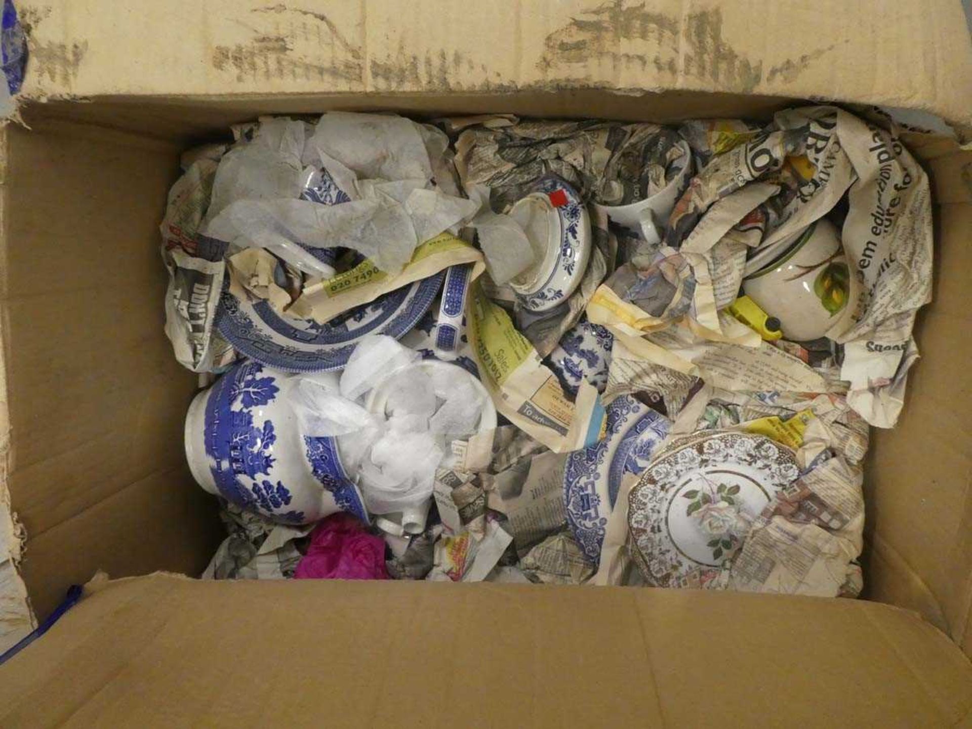 Box containing quantity of Delft and other blue and white crockery