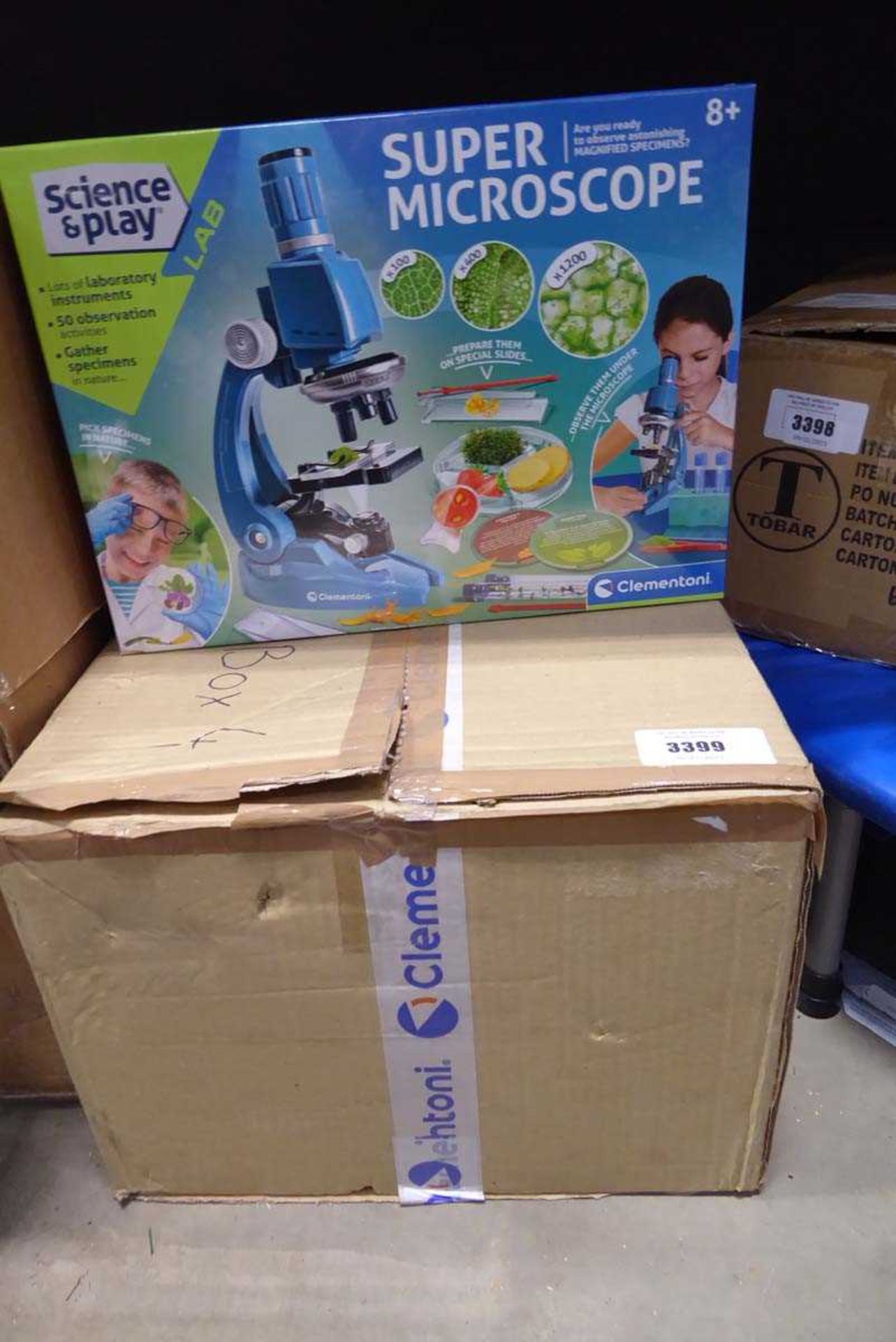 +VAT Box of Science & Play super microscope sets