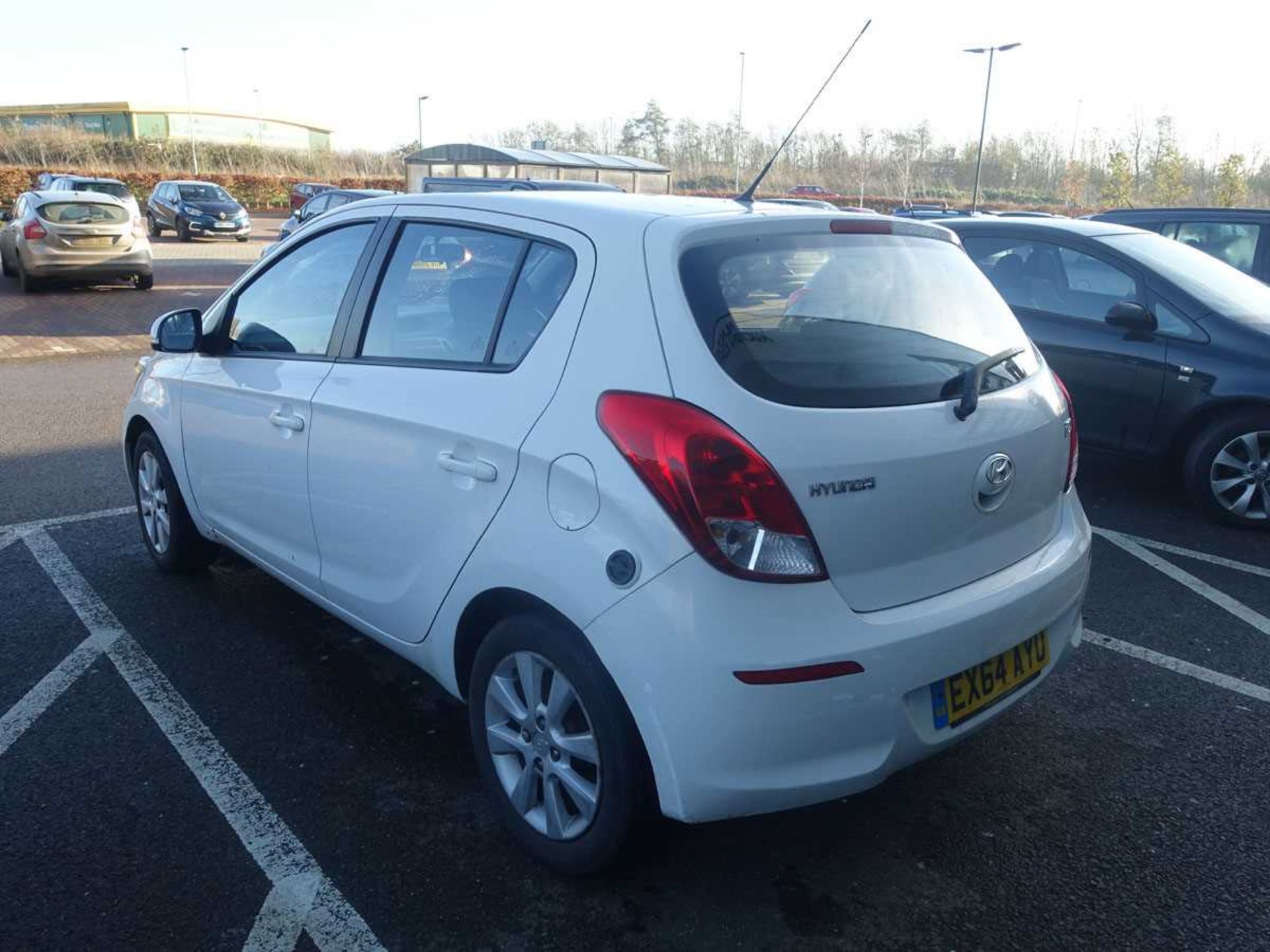 (EX64 AYU) Hyundai i20 Active in white, 5 speed manual, first registered 01/10/2014, 1248cc gas bi- - Image 7 of 9