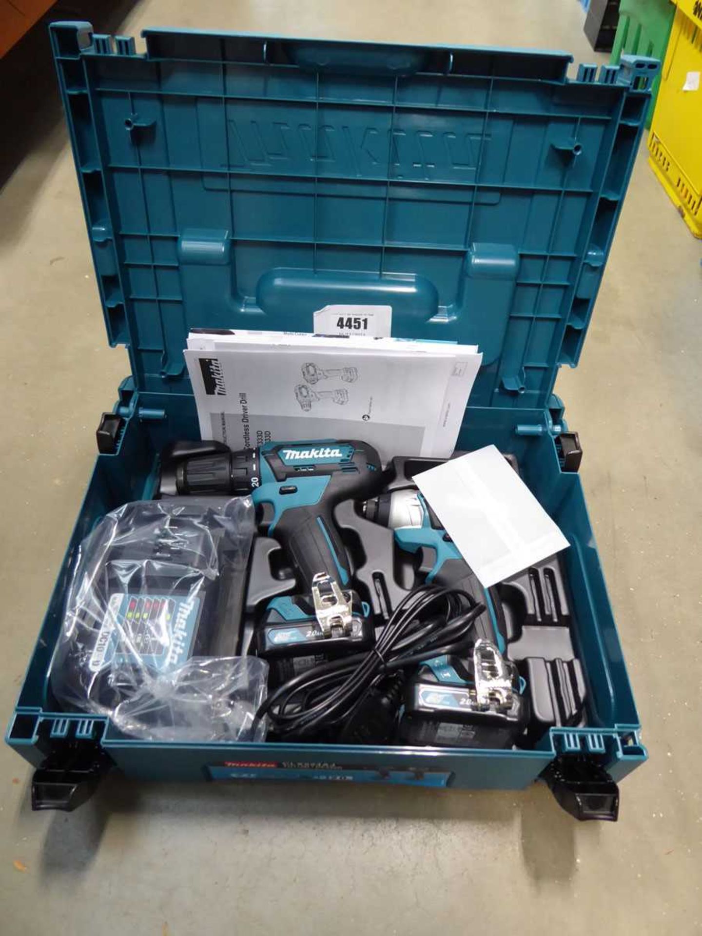 +VAT Makita drill and impact drive with 2 batteries and charger