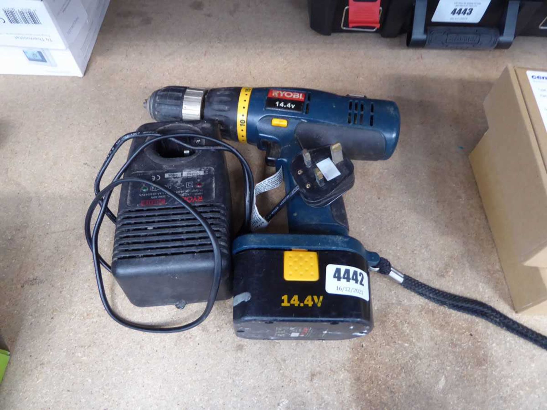 Ryobi battery drill with 1 battery and charger