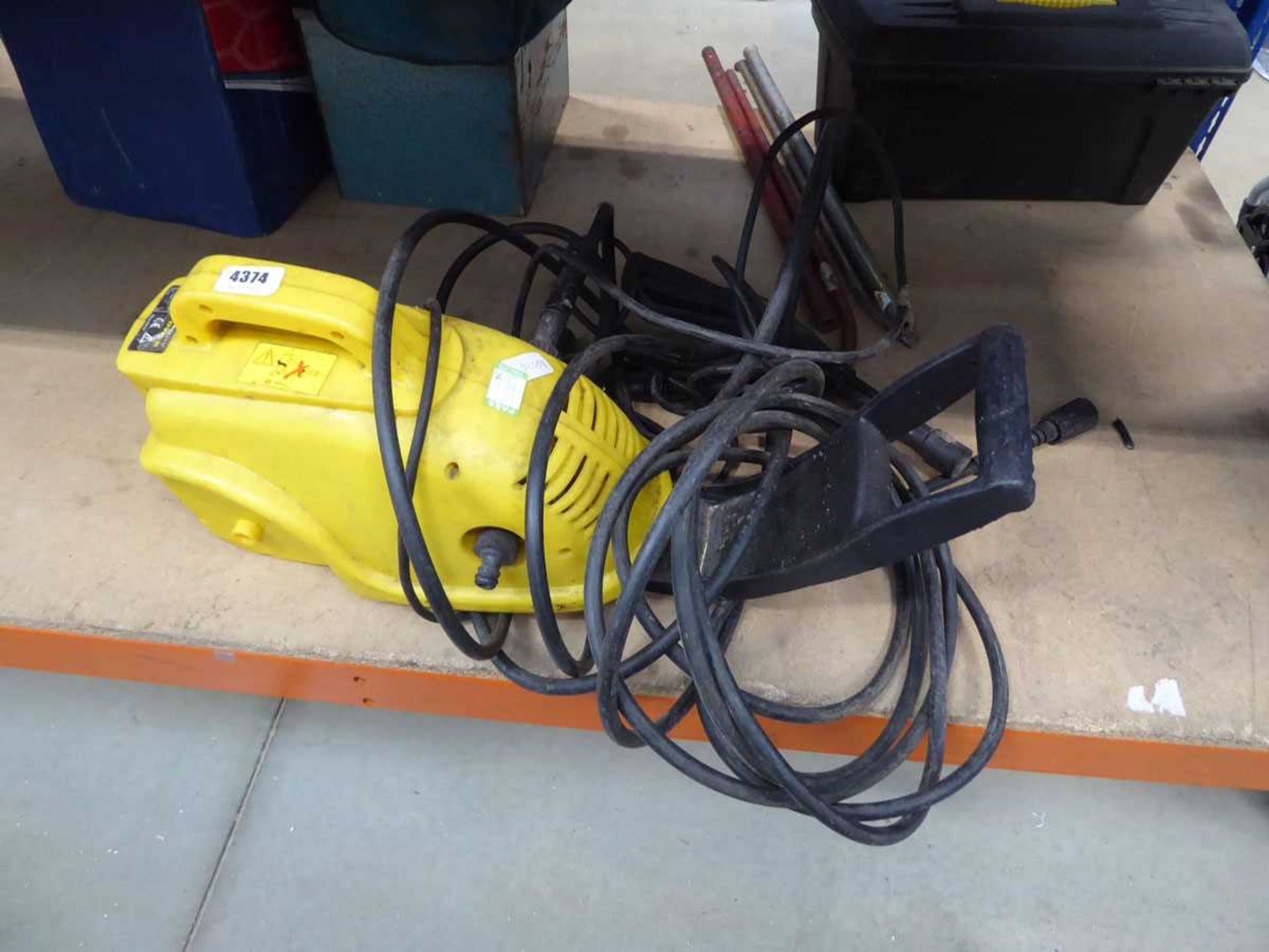 Small electric pressure washer