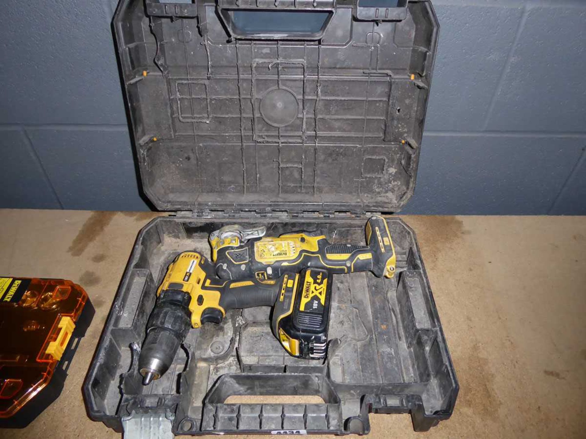 DeWalt drill and multi tool with 1 battery, no charger - Image 3 of 3