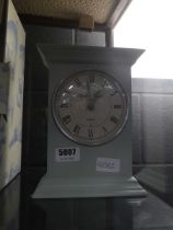 Quartz mantle clock pastel green case
