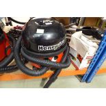 Henry vacuum cleaner with pole, pipe and bag of vacuum bags