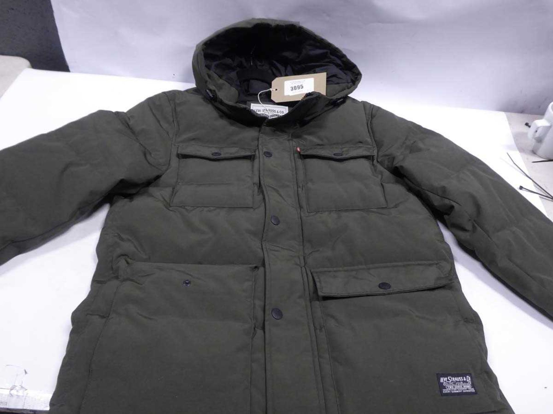 +VAT Levi green quilted park, size S