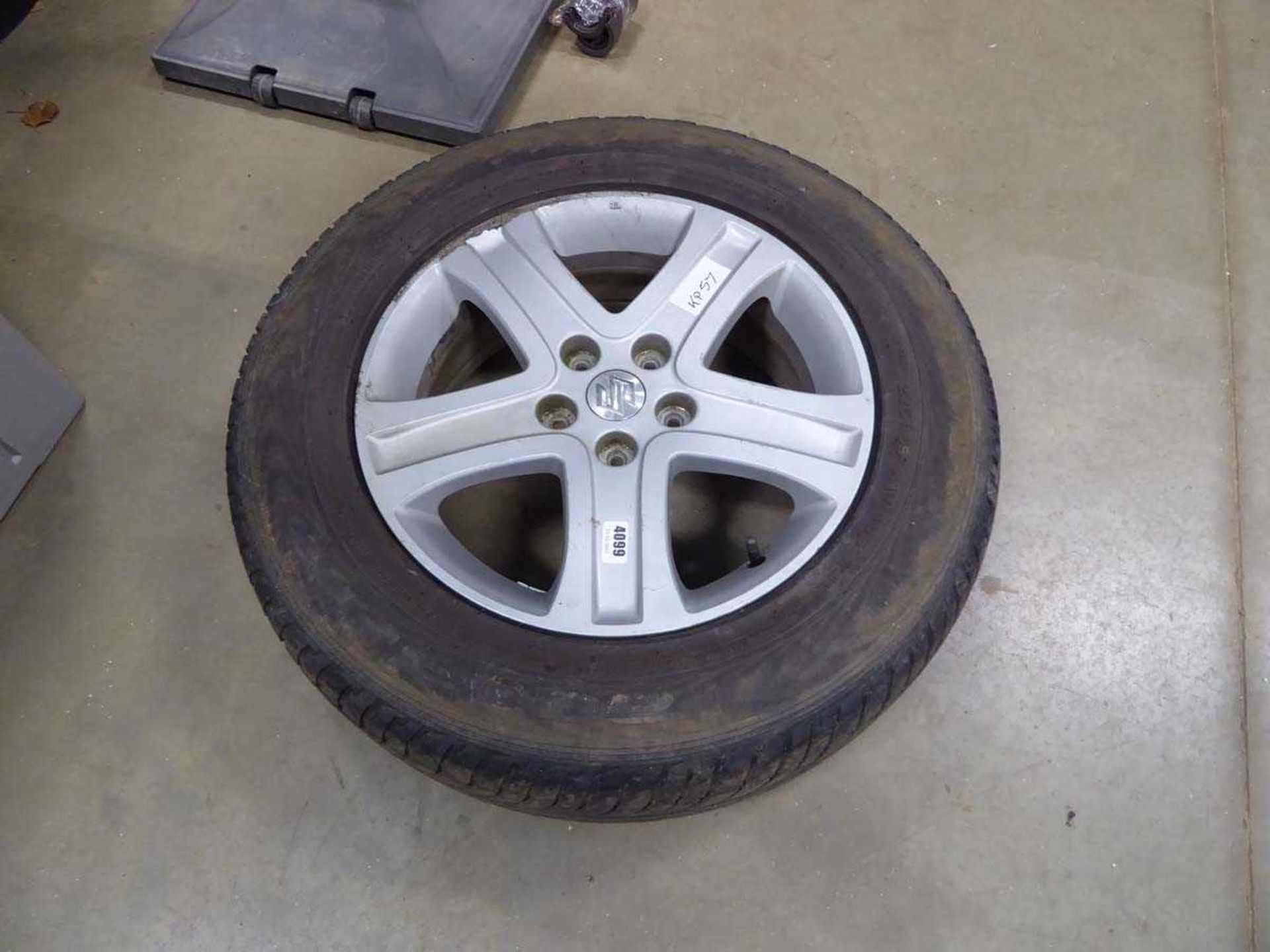 Suzuki wheel and tyre