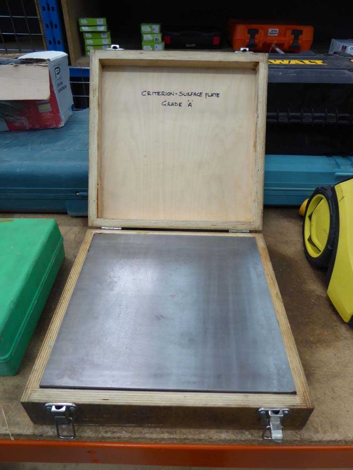 Engineers surface plate in case