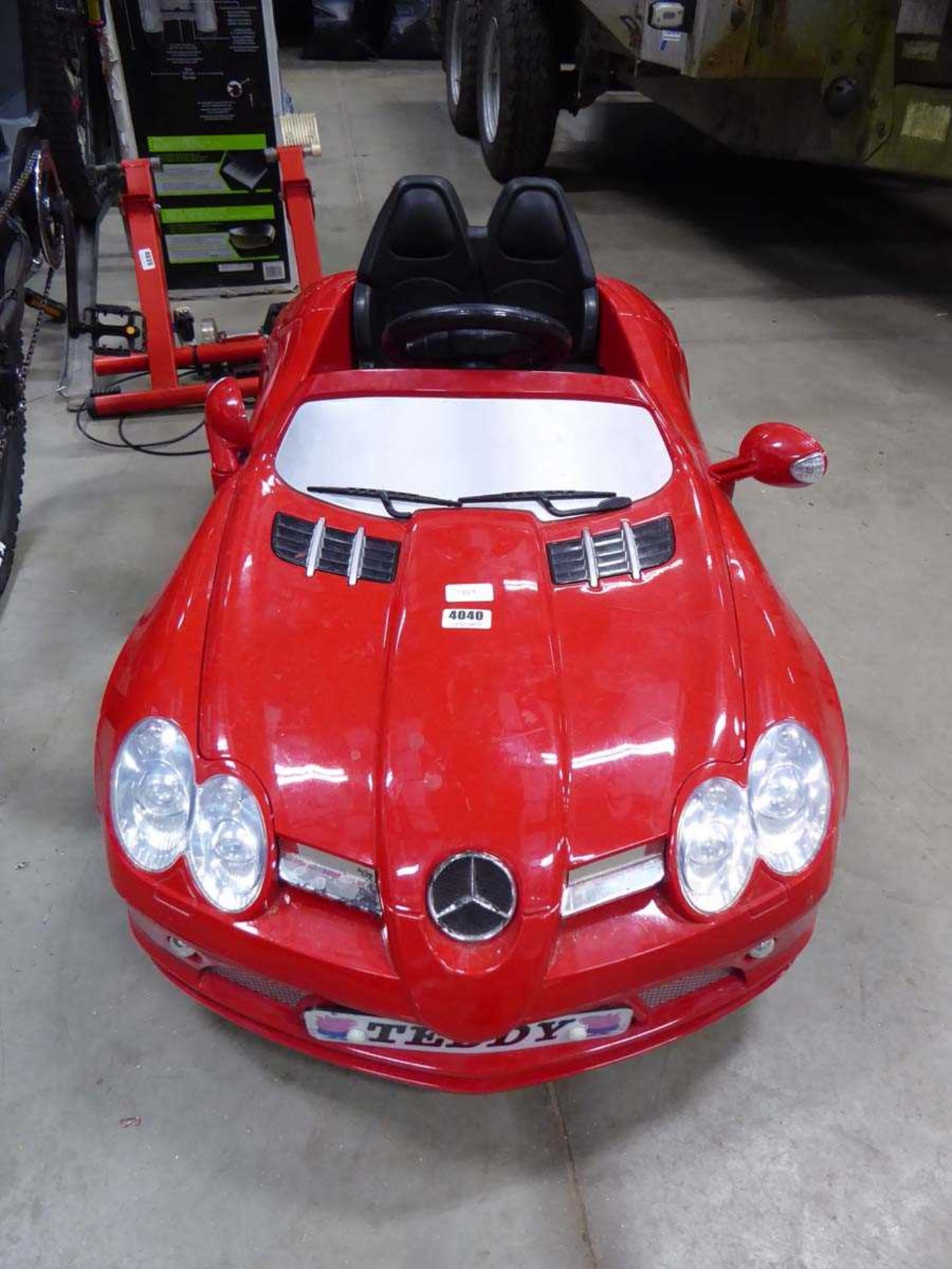 Mercedes child's electric car, no charger - Image 2 of 2