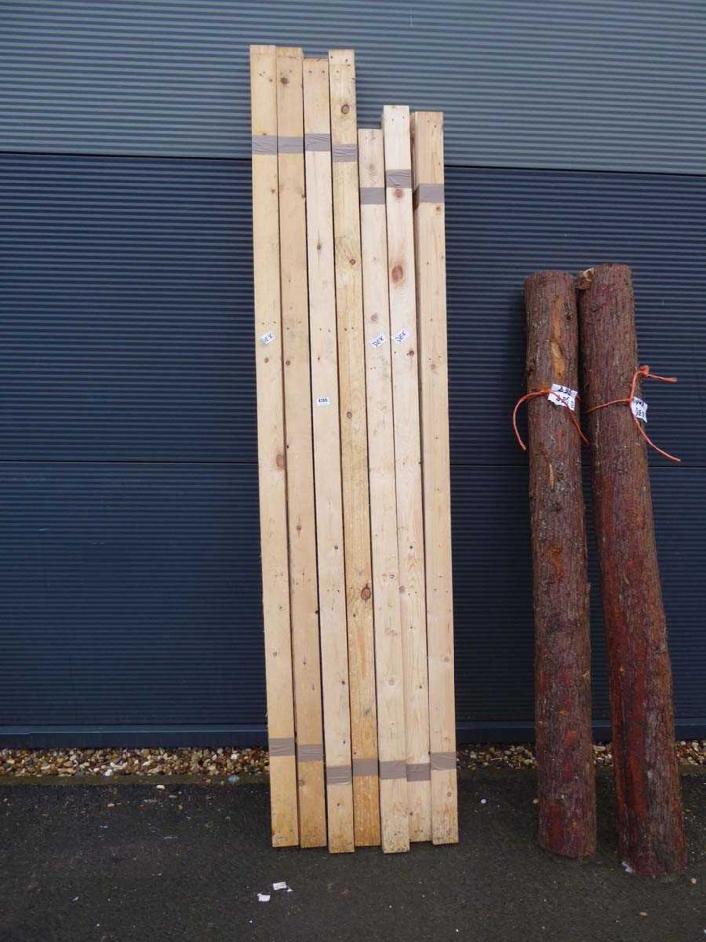 Quantity of pallet wood