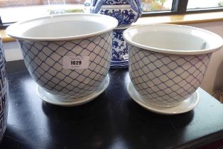 +VAT Pair of blue chain link patterned Lymington planters with saucers