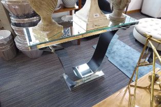 +VAT Mirrored finish side table