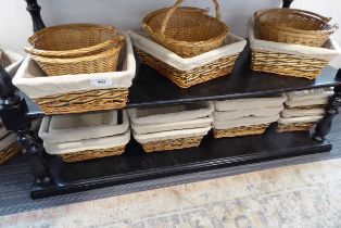 +VAT Qty of various baskets (approx. 34 pieces)