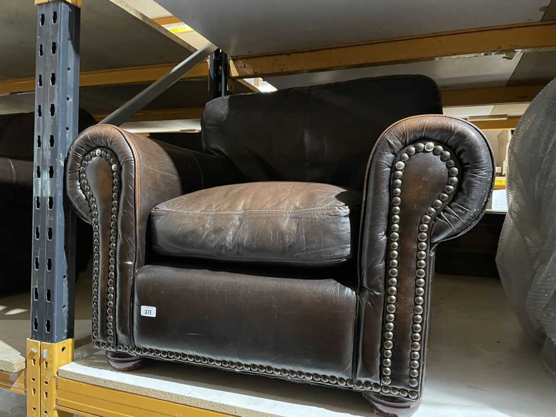 Leather studded 2 seater settee, plus matching single armchair - Image 2 of 2