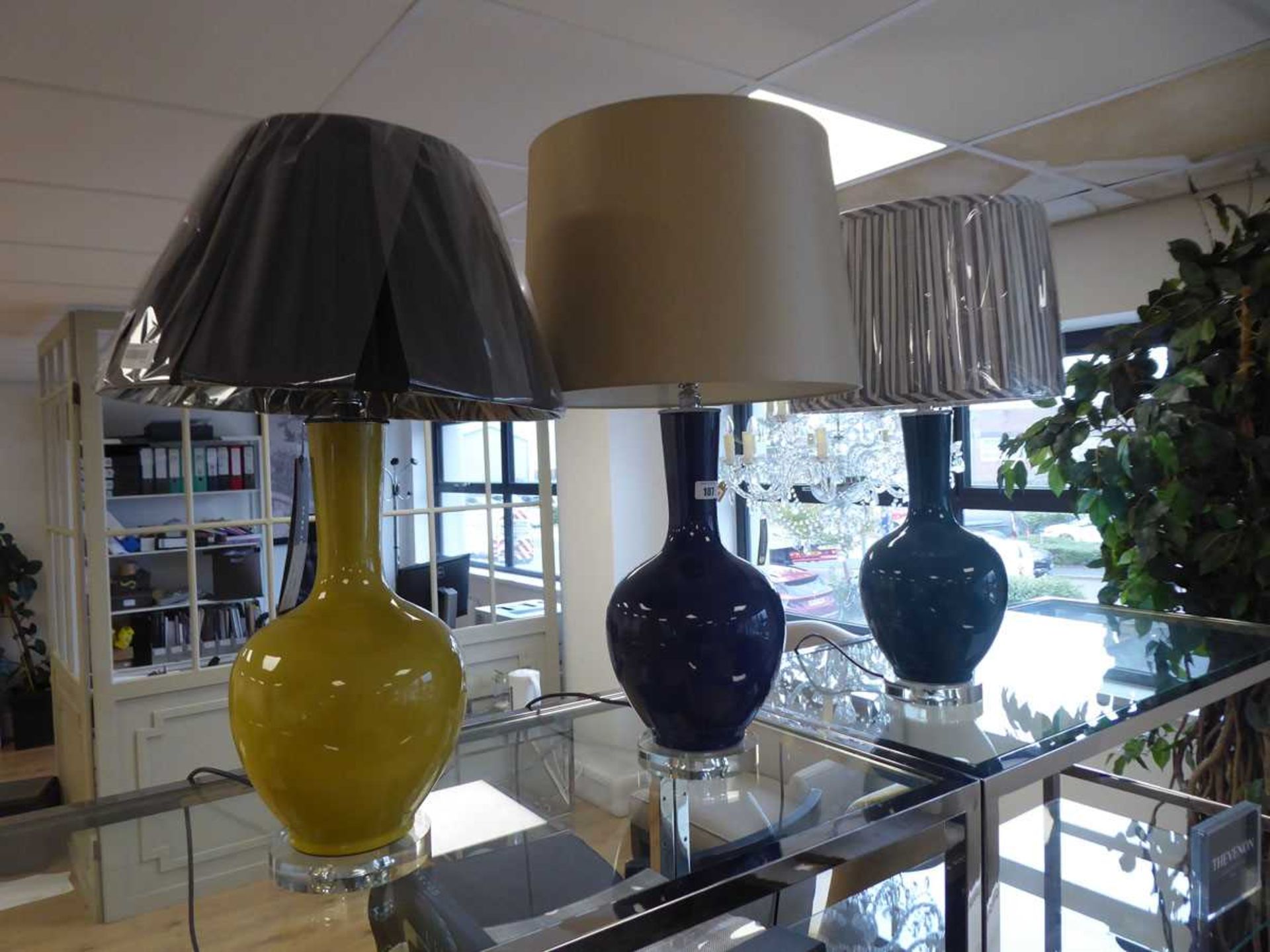 +VAT 3 Altea lamp bases, various colours all with shades