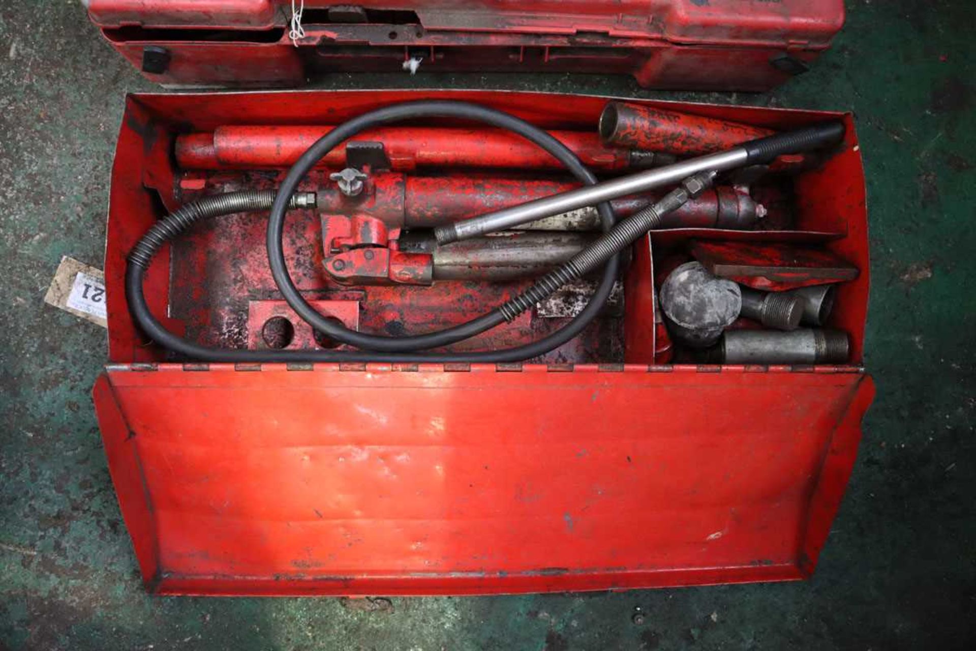 +VAT Portopower panel beaters hydraulic pack