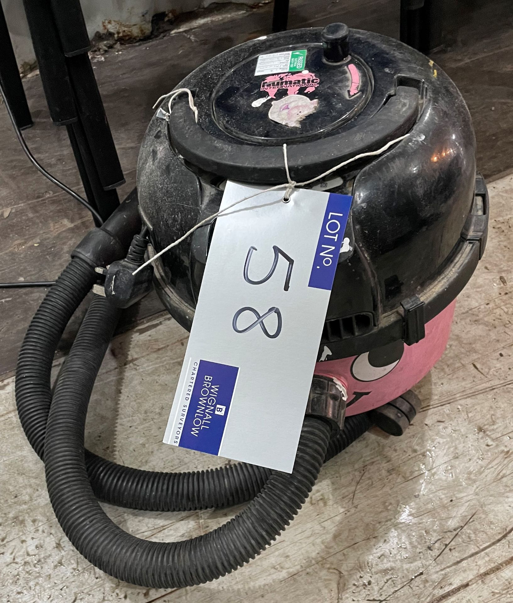 A Numatic HET 200A Hetty Vacuum Cleaner (located at EMS Asset Management, Yard 1A, Bradley Hall
