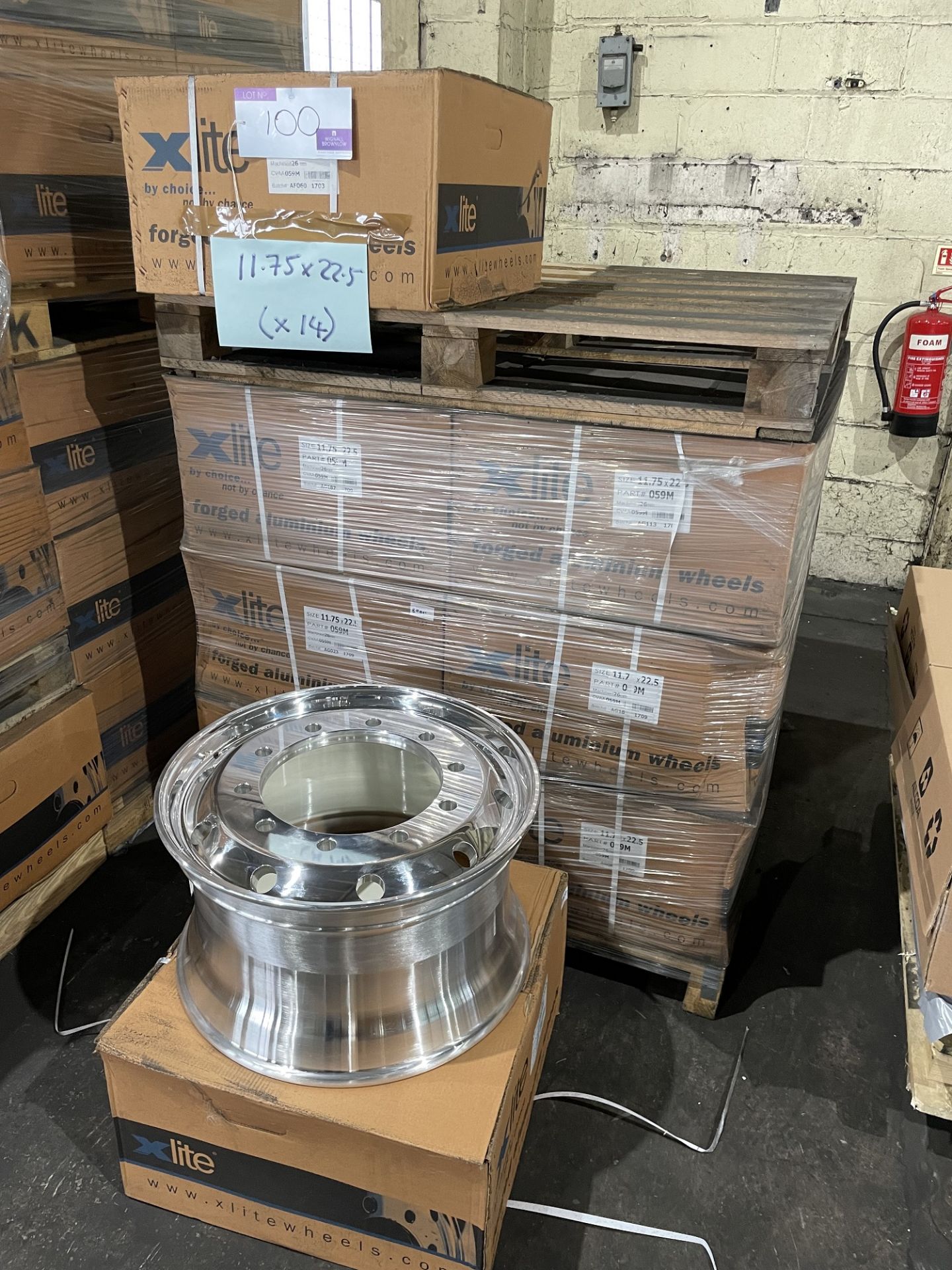 14 Xlite Forged Aluminium Wheels, 11.75 x 22.5, Part No.059M, machined 26mm (boxed as new) - Image 2 of 3