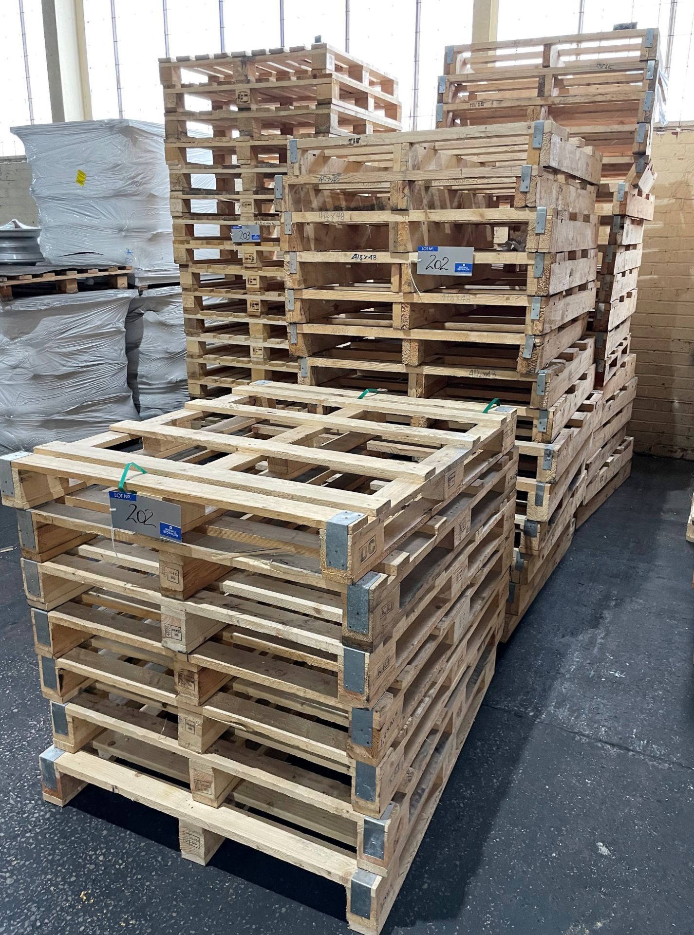 39 Timber 2 way Pallets, 41.5in x 48in.