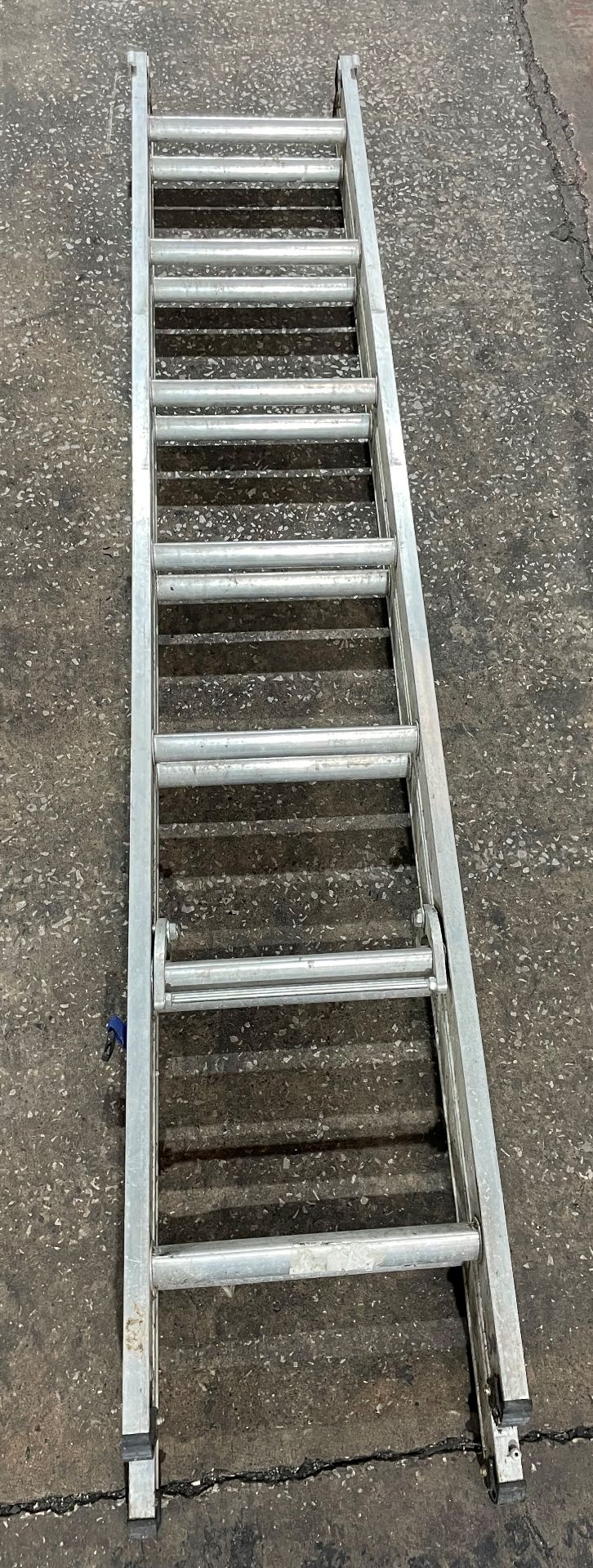 A MacAllister 6 rise Alloy Stepladder with Alloy 14 rise Double Extension Ladder. - Image 2 of 2