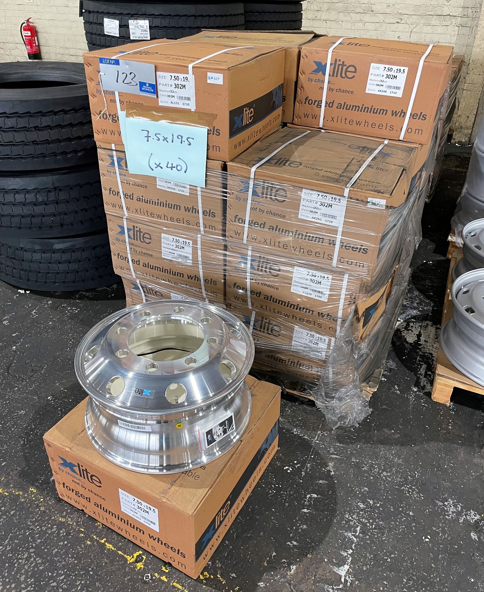 40 Xlite Forged Aluminium Wheels, 7.50 x 19.5, Part No.302M, machined 32mm (boxed as new). - Image 2 of 3