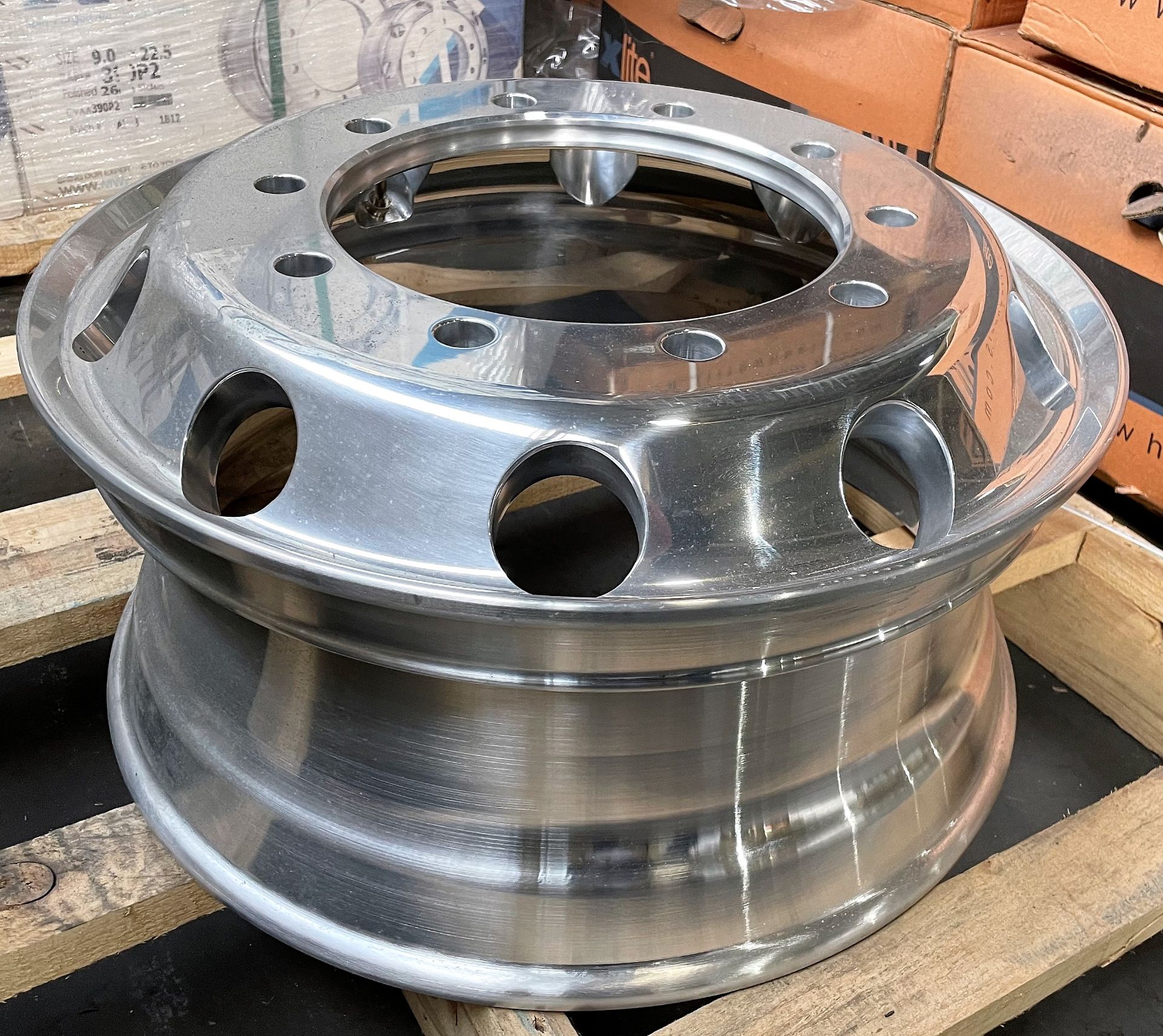 26 MWheels Xlite Spin Forged Aluminium Wheels, 9.00 x 22.5, Part No.390P2, polished 26mm sides (