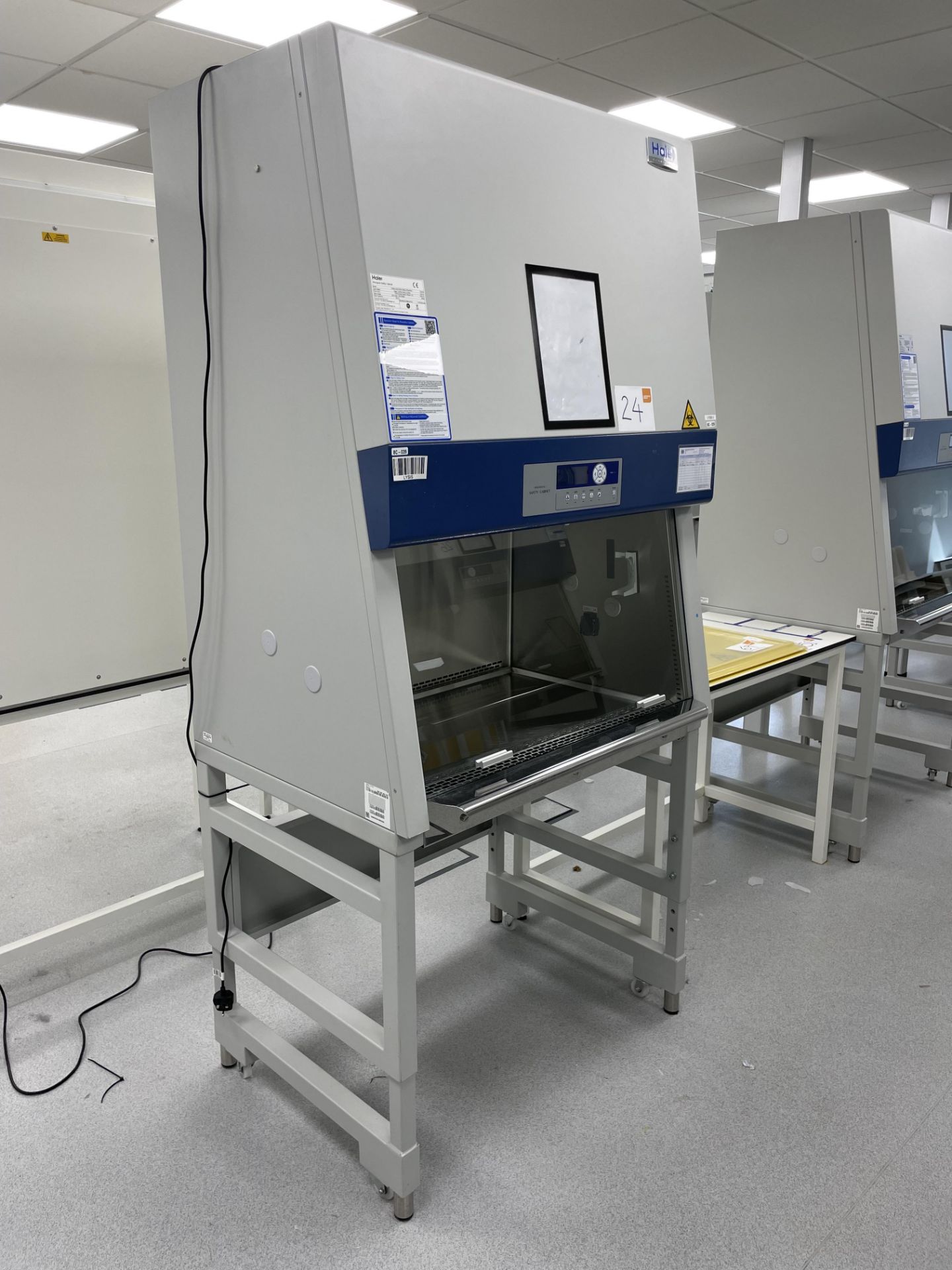 A Haier Biomedical HR900-IIA2 biological safety cabinet on mobile stand no: BE0GG 0EB20 0QHL9