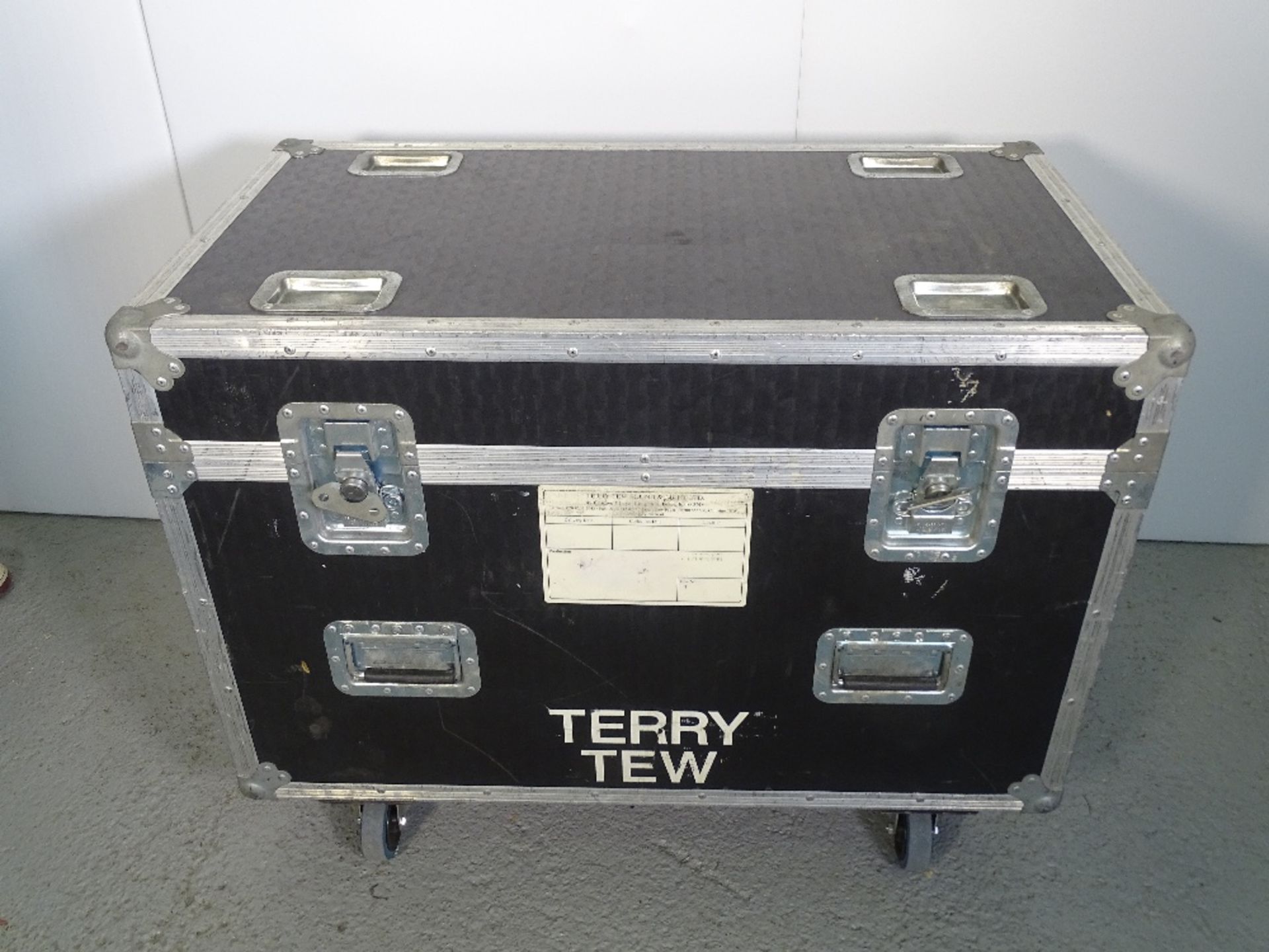 A Martin Lighting MAC 250 KRYPTON Twin Kit flight cased, includes 4 Doughty hanging clamps and power