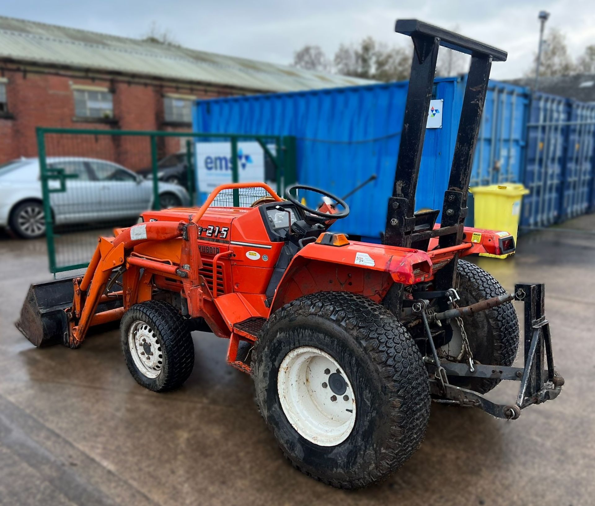 A Kubota Sunshine L1-215 Compact Utility Tractor with Monroematic Auto Controls, 1350mm bucket, - Image 3 of 8