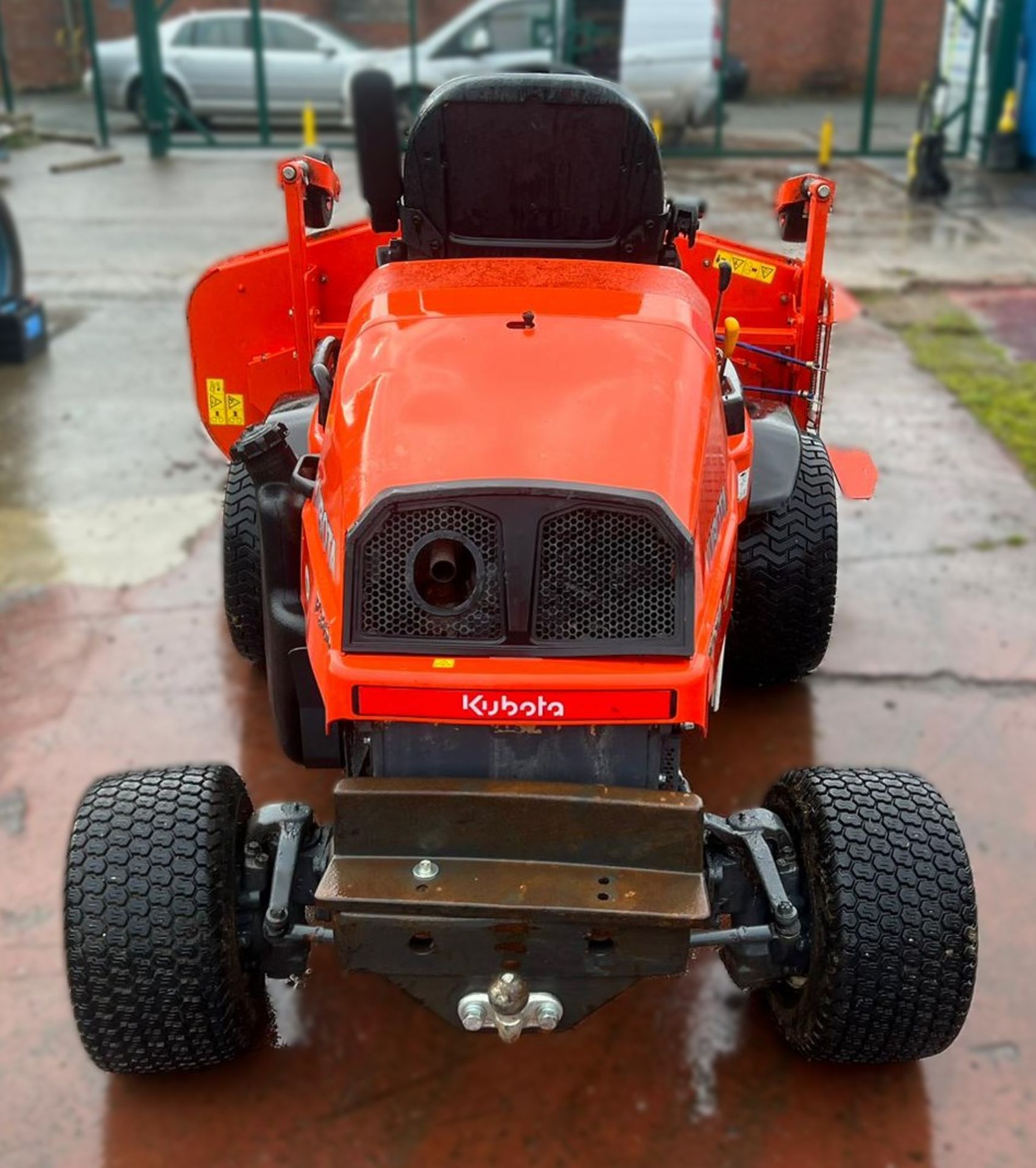 A Kubota F3680-EC 4WD Ride On Mower with 3 blade Mower Deck (one blade missing) and towing hitch, - Image 8 of 13