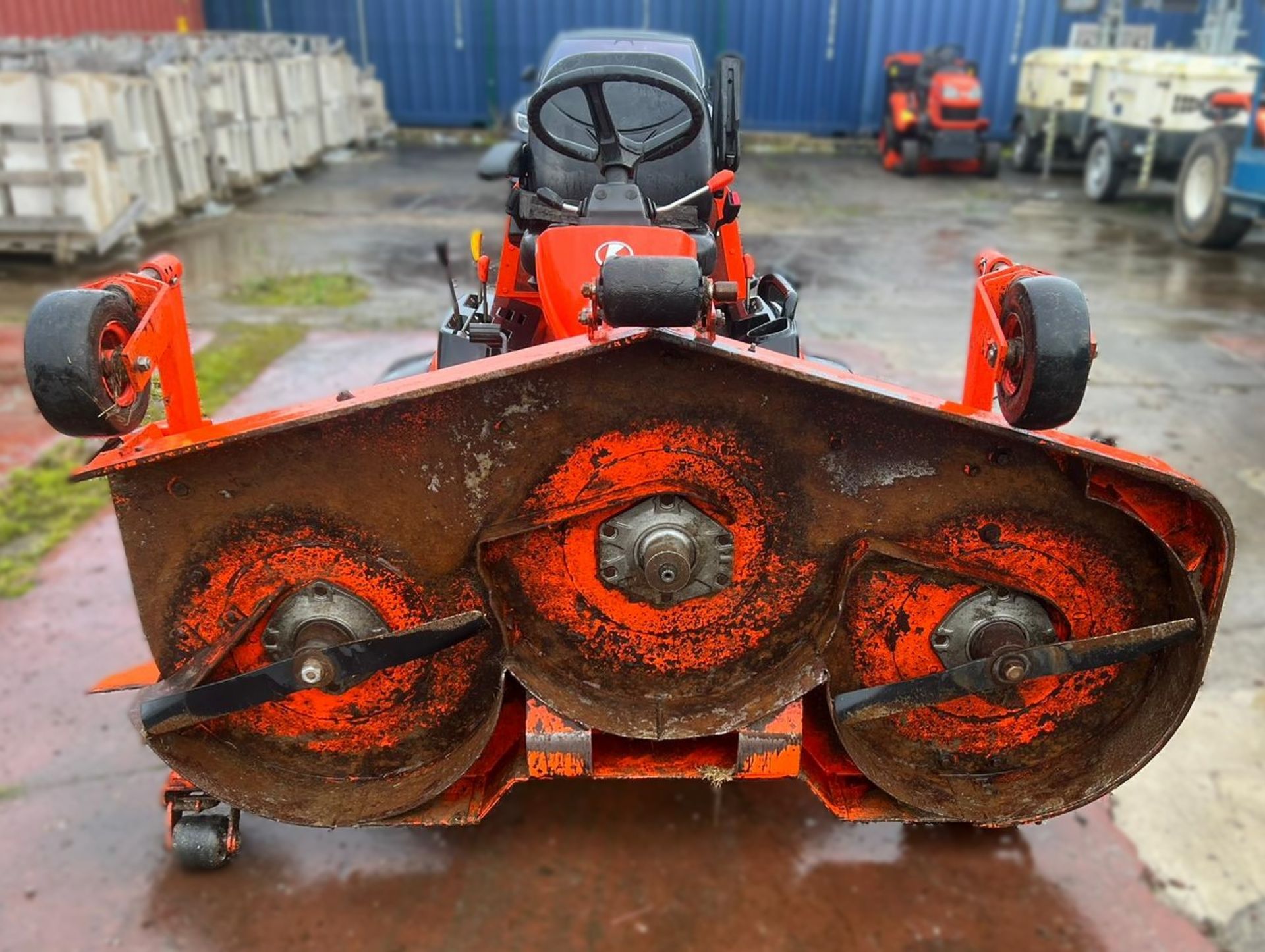 A Kubota F3680-EC 4WD Ride On Mower with 3 blade Mower Deck (one blade missing) and towing hitch, - Image 7 of 13