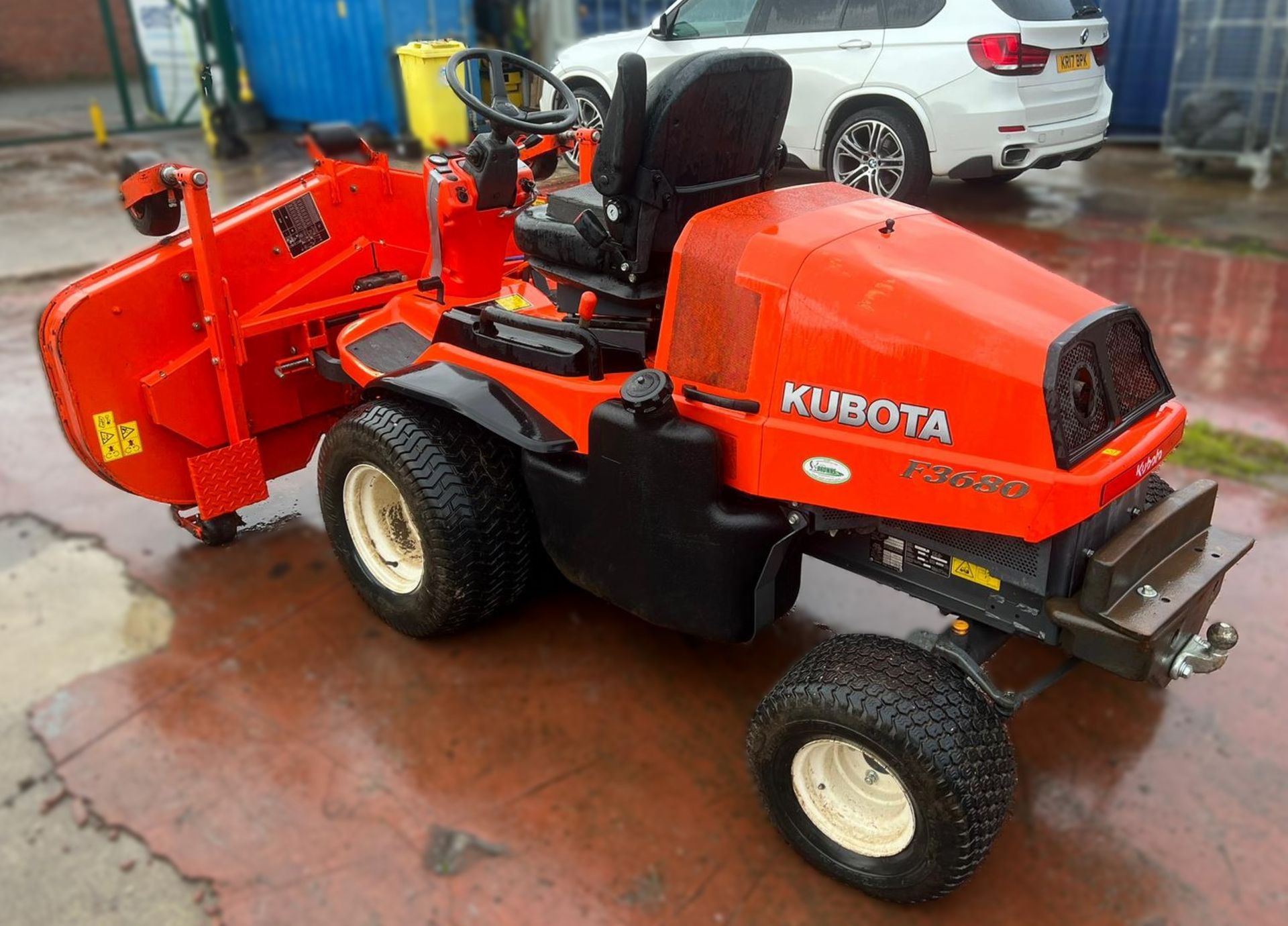 A Kubota F3680-EC 4WD Ride On Mower with 3 blade Mower Deck (one blade missing) and towing hitch, - Image 5 of 13