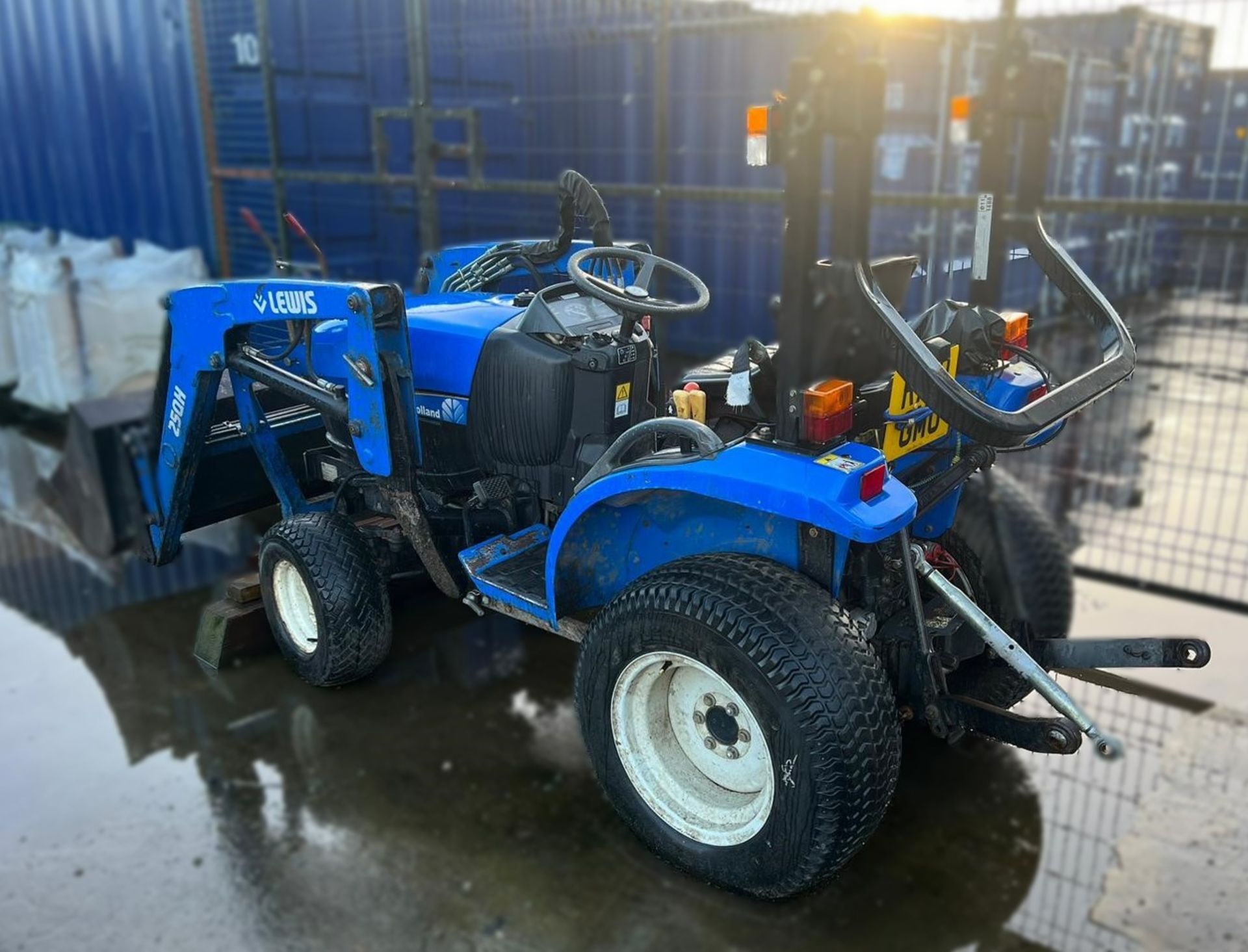 A New Holland TC24D Compact Utility Tractor, Reg. No.RX10GMU, with Lewis 25QH Loader, 48in bucket, - Image 2 of 12