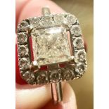 Excellent 18Ct White Gold 1Ct Diamond Ring With Certified Vvs1 Princess Cut Stone