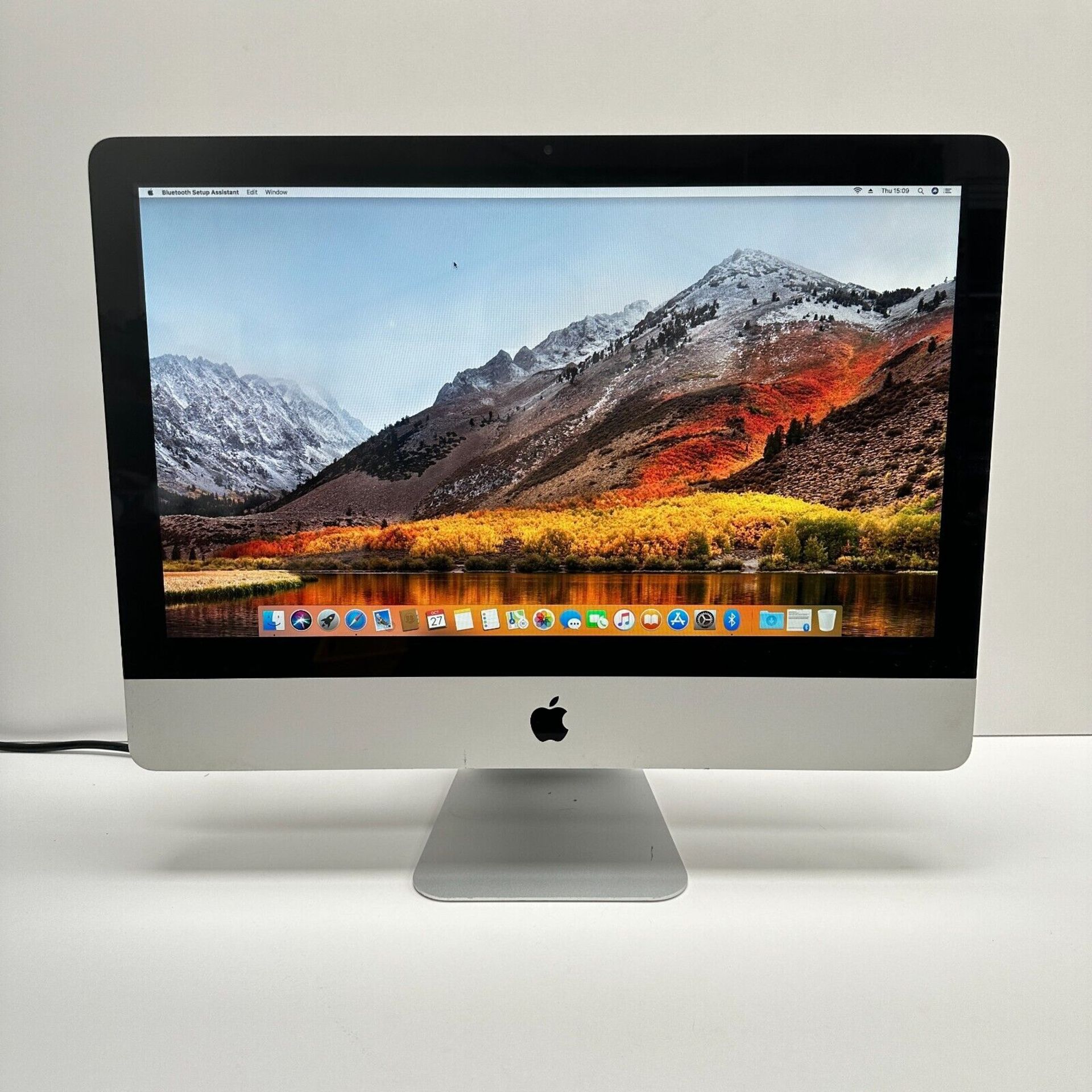 Apple iMac 21.5” OS X High Sierra Intel Core i5 4GB Memory 500GB HD Radeon WiFi Bluetooth Office