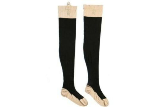 Royalty A fine pair of Queen Victoria's silk stockings, late 19th century. Royalty A fine pair of... - Image 5 of 6