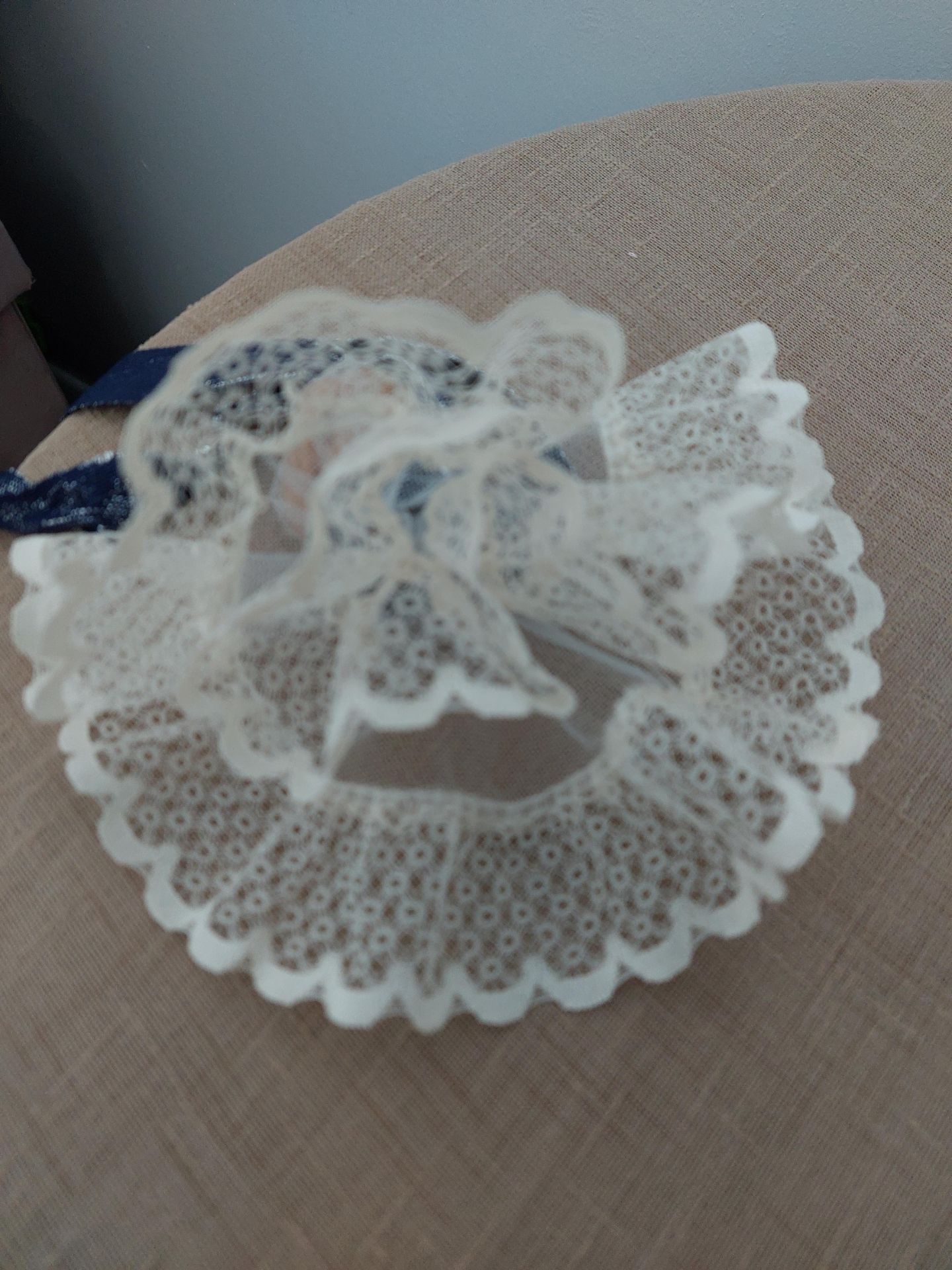 Lace Doilies or Wedding Favour Wrappers Box of 100 - Image 5 of 9