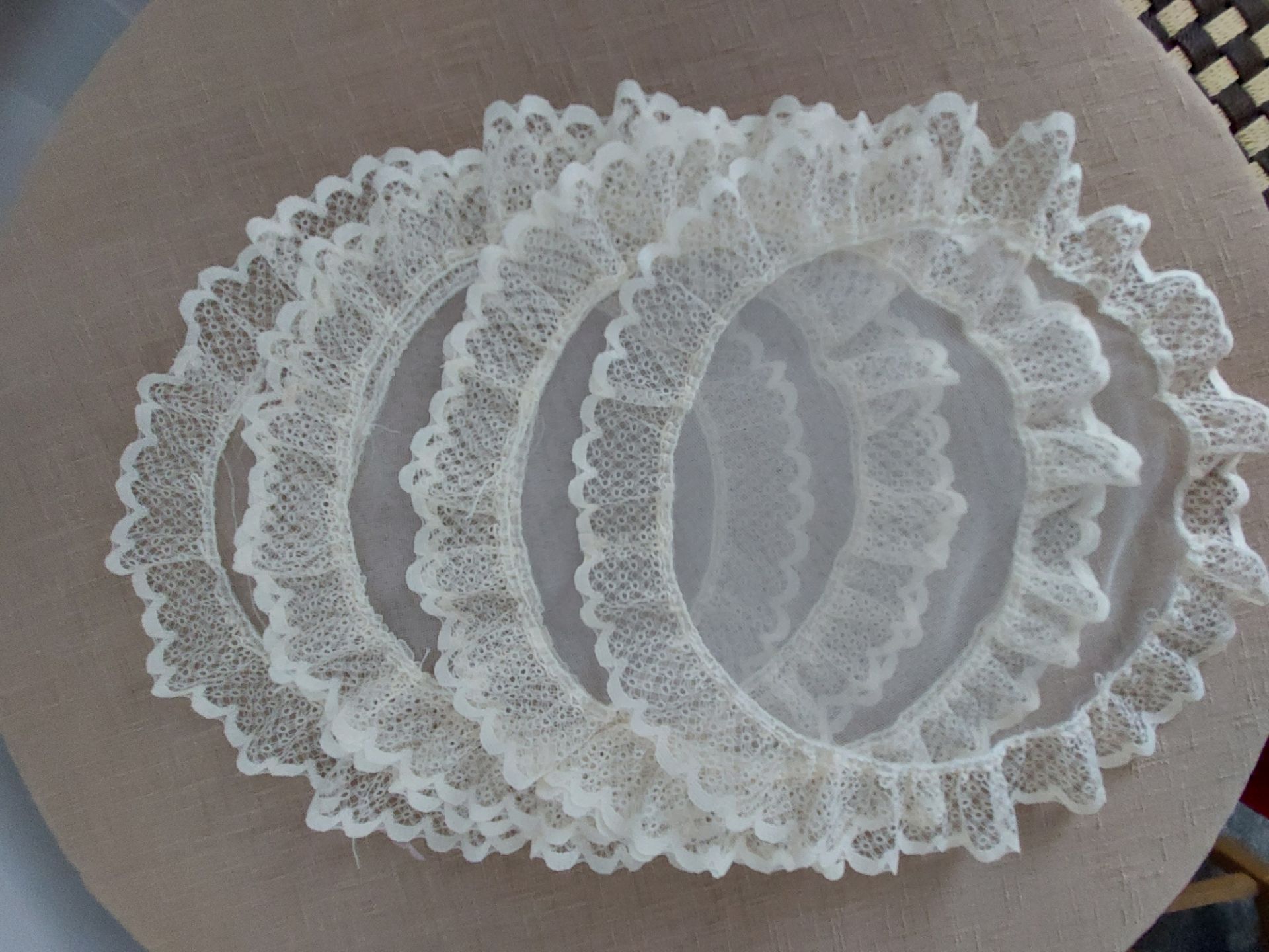 Lace Doilies or Wedding Favour Wrappers Box of 100 - Image 8 of 9