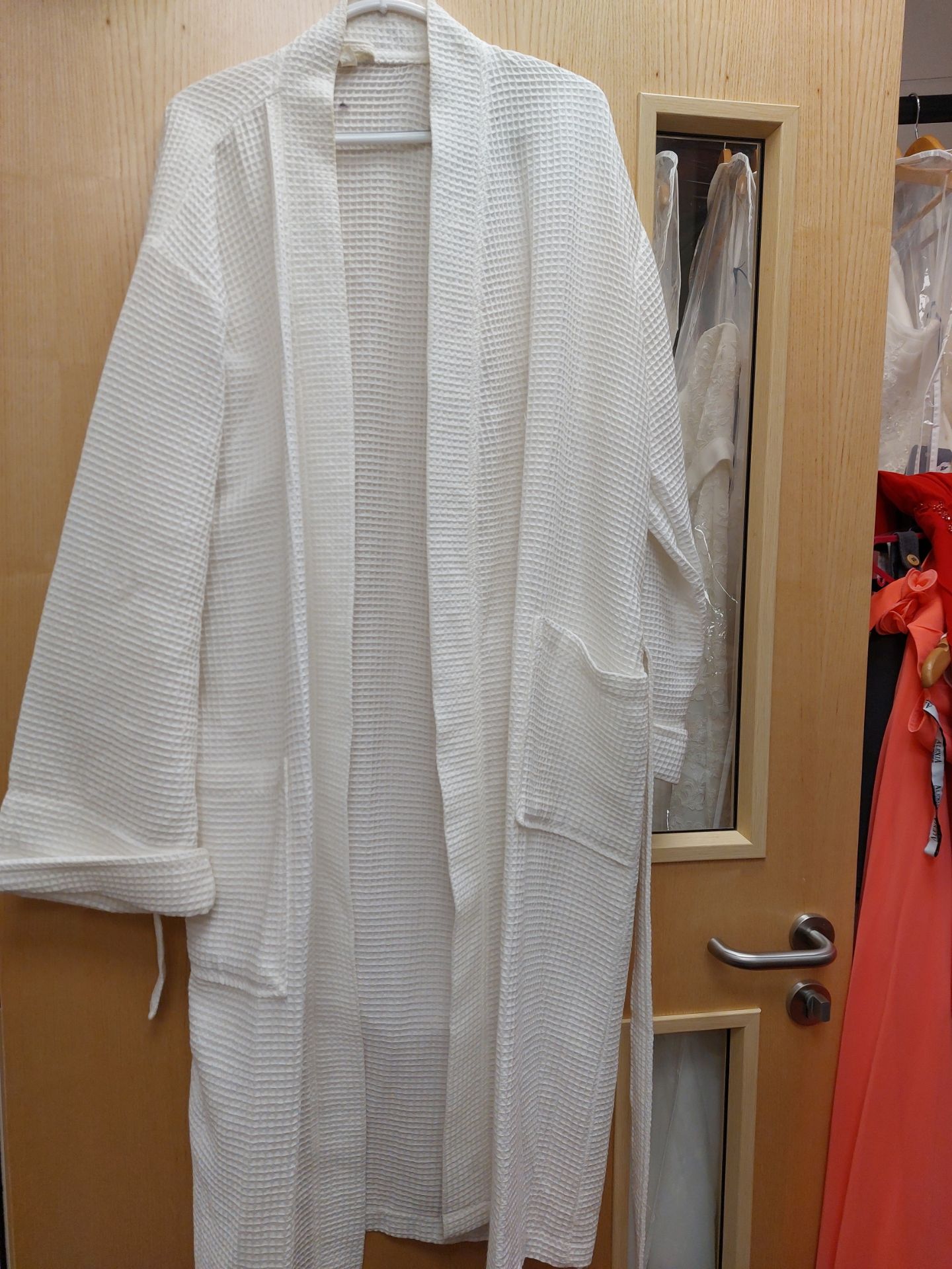 White Dressing Gown Large - Image 2 of 2
