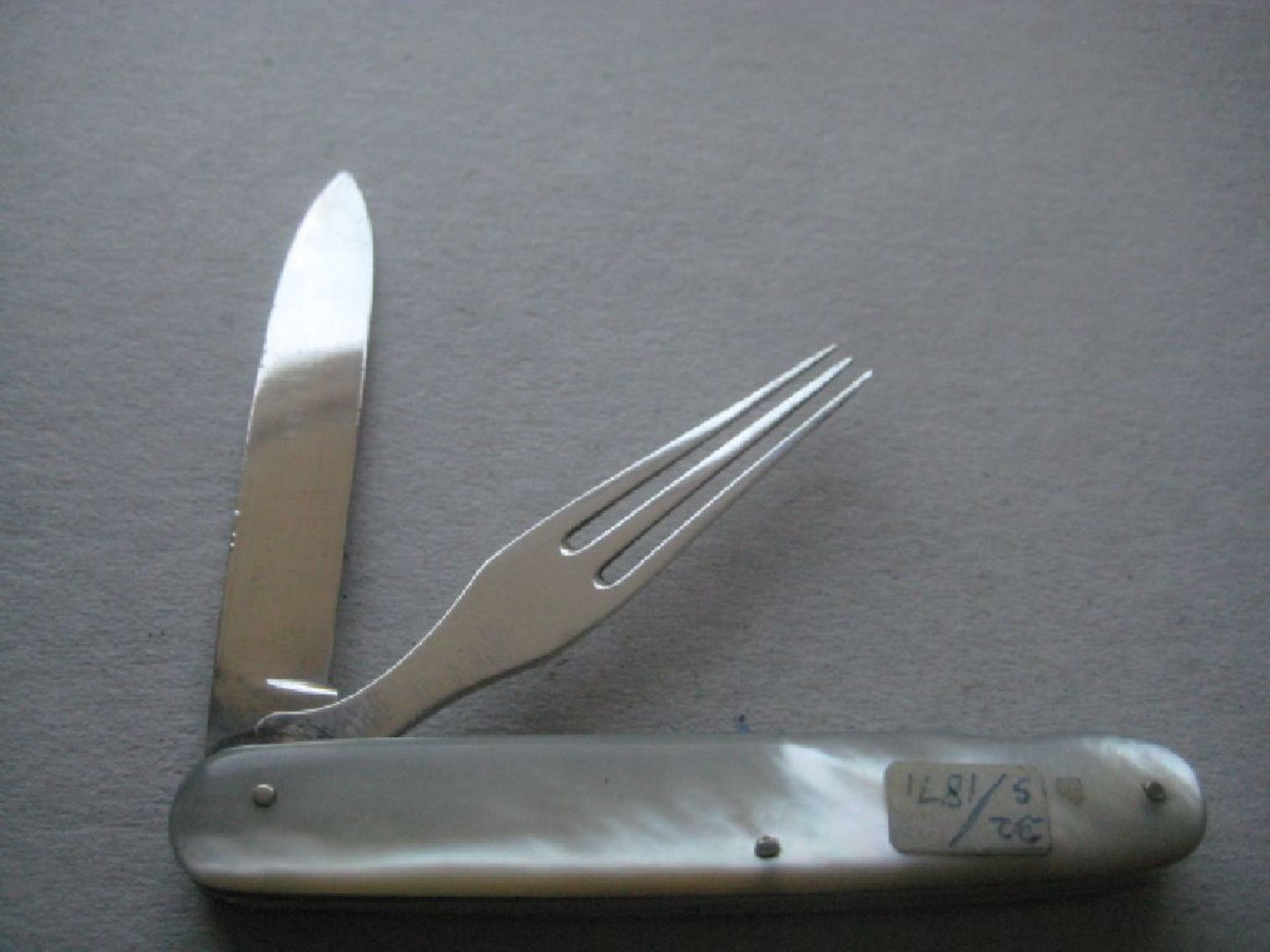 Rare Victorian Mother Of Pearl Hafted Slotting Knife And Fork - Image 2 of 8