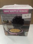 Global Gizmos Mini Waffle Maker. RRP £24.99 - Grade U