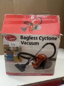 Quest Bagless Cyclone Vacum . RRP £39.99 - Grade U