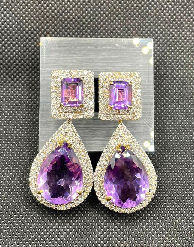 Beautiful 34.5ct Natural Amethyst with 4.70ct Natural Diamonds and 18k Gold