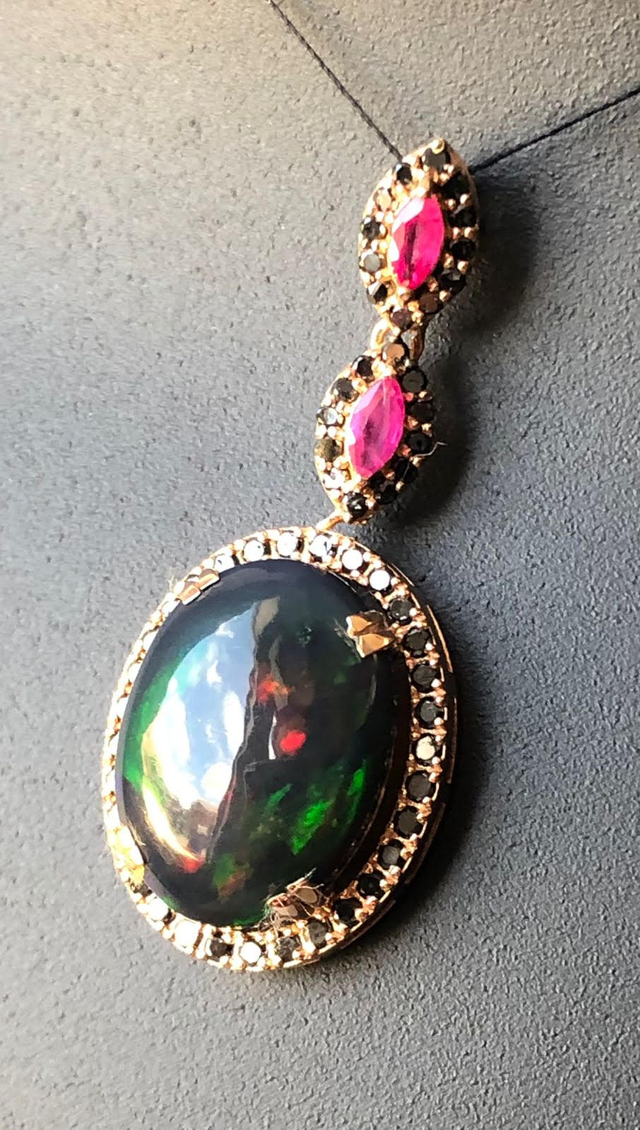 Beautiful Natural 5.40cts Black Opal Pendant Ruby & Diamonds & 18k Rose Gold - Image 9 of 14