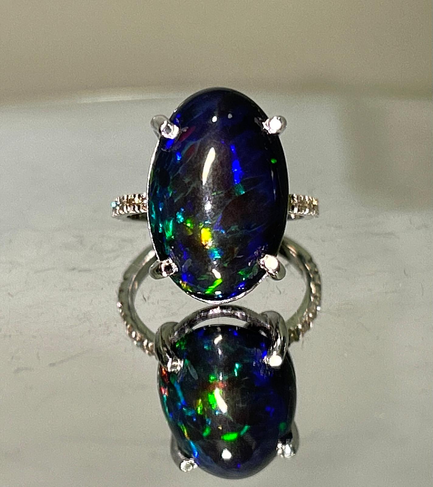 Beautiful 8.16 CT Natural Black Opal Ring With Natural Diamond & 18k Gold - Image 3 of 8