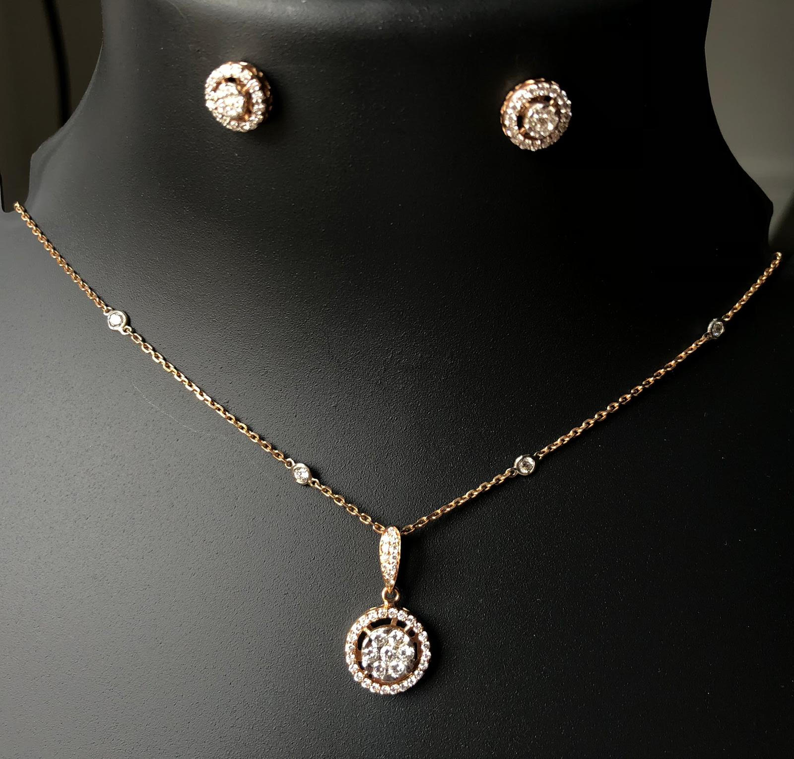 Beautiful 2.08 Carat Diamond Necklace and Earrings Set With 18k Gold - Image 5 of 12
