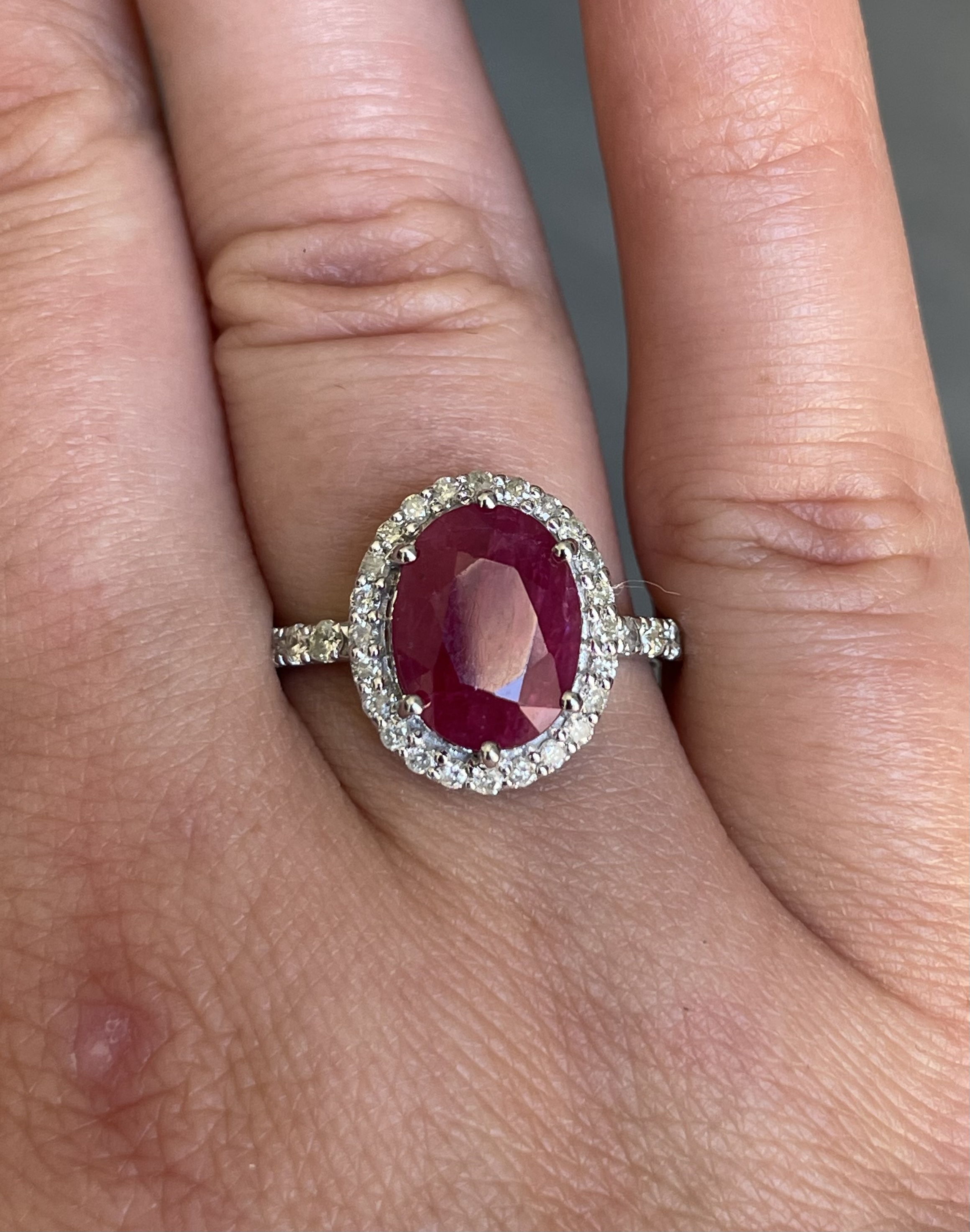 Beautiful Natural Burma Ruby 3.12Ct With Natural Diamonds & 18k Gold - Image 6 of 7