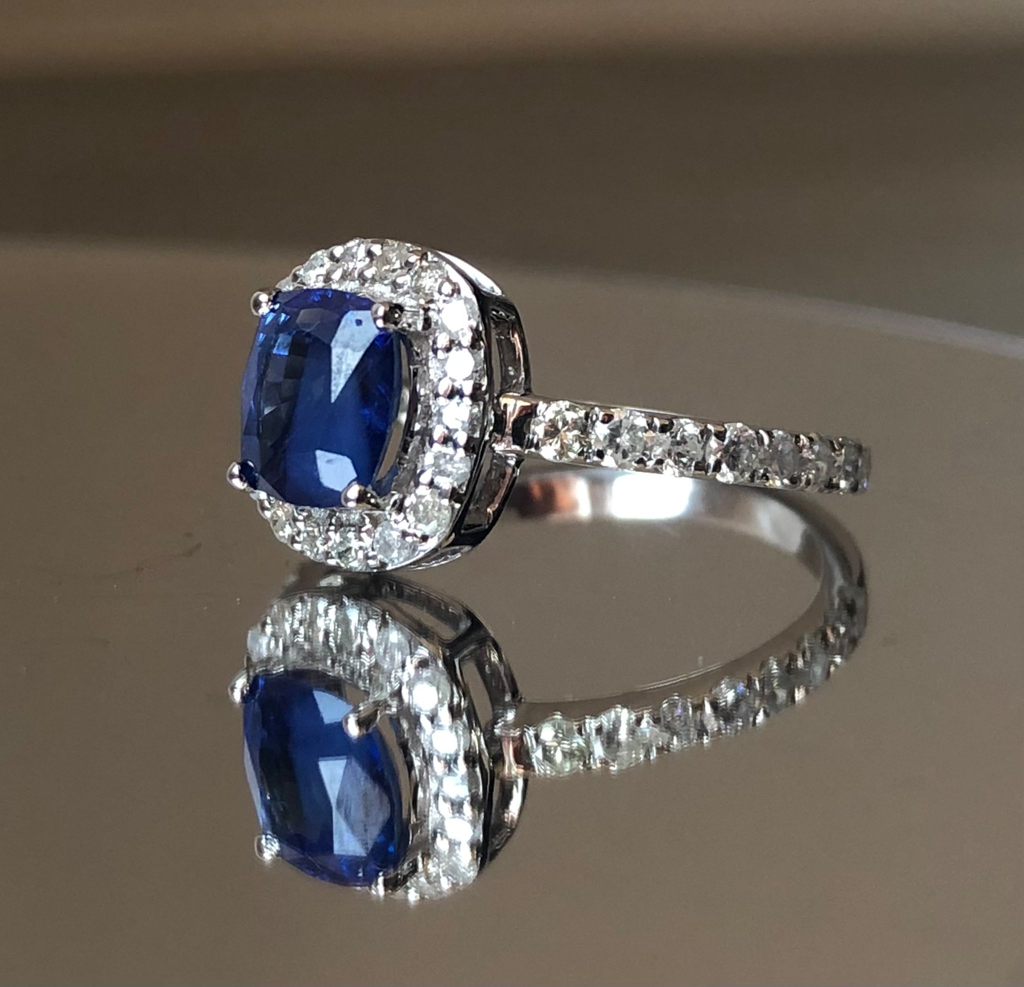 Beautiful Natural Ceylon Royal Blue Sapphire W Natural Diamonds & 18k Gold - Image 2 of 8