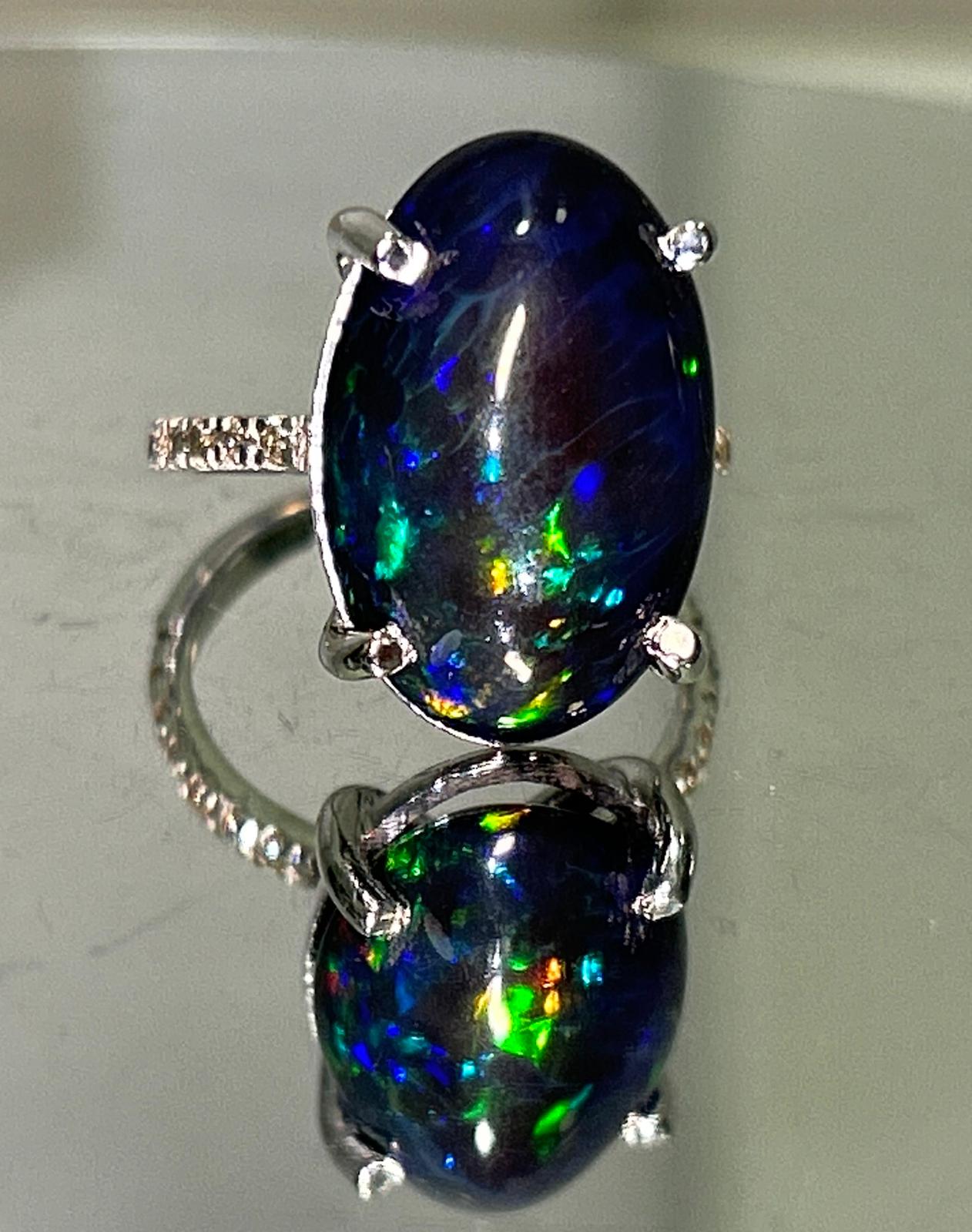 Beautiful 8.16 CT Natural Black Opal Ring With Natural Diamond & 18k Gold - Image 8 of 8